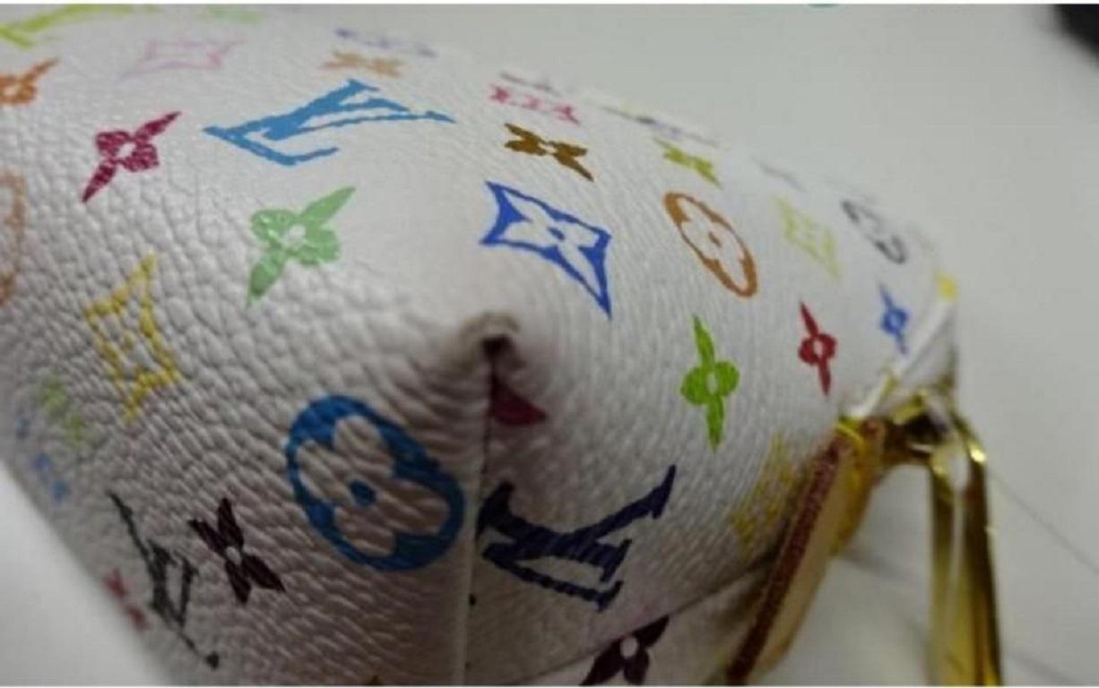 Louis Vuitton Game On White Multicolor Blanc Cosmetic Pouch Round Toiletry 86214 In Good Condition In Dix hills, NY