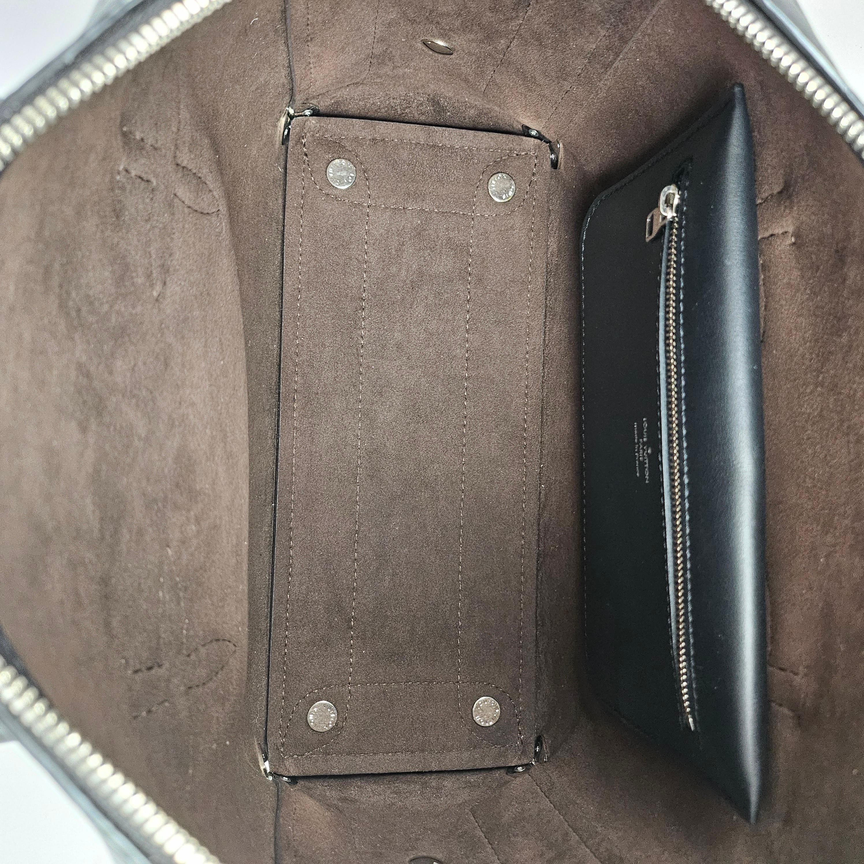 Condition: This authentic Louis Vuitton bag is in excellent pre-loved condition. There is light scratching and tarnishing on the hardware and minor denting on handle hardware.

Est. Retail: $4300

No accessories included (dust bag, box,