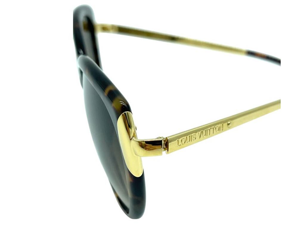 Women's or Men's Louis Vuitton Garance Sunglasses For Sale