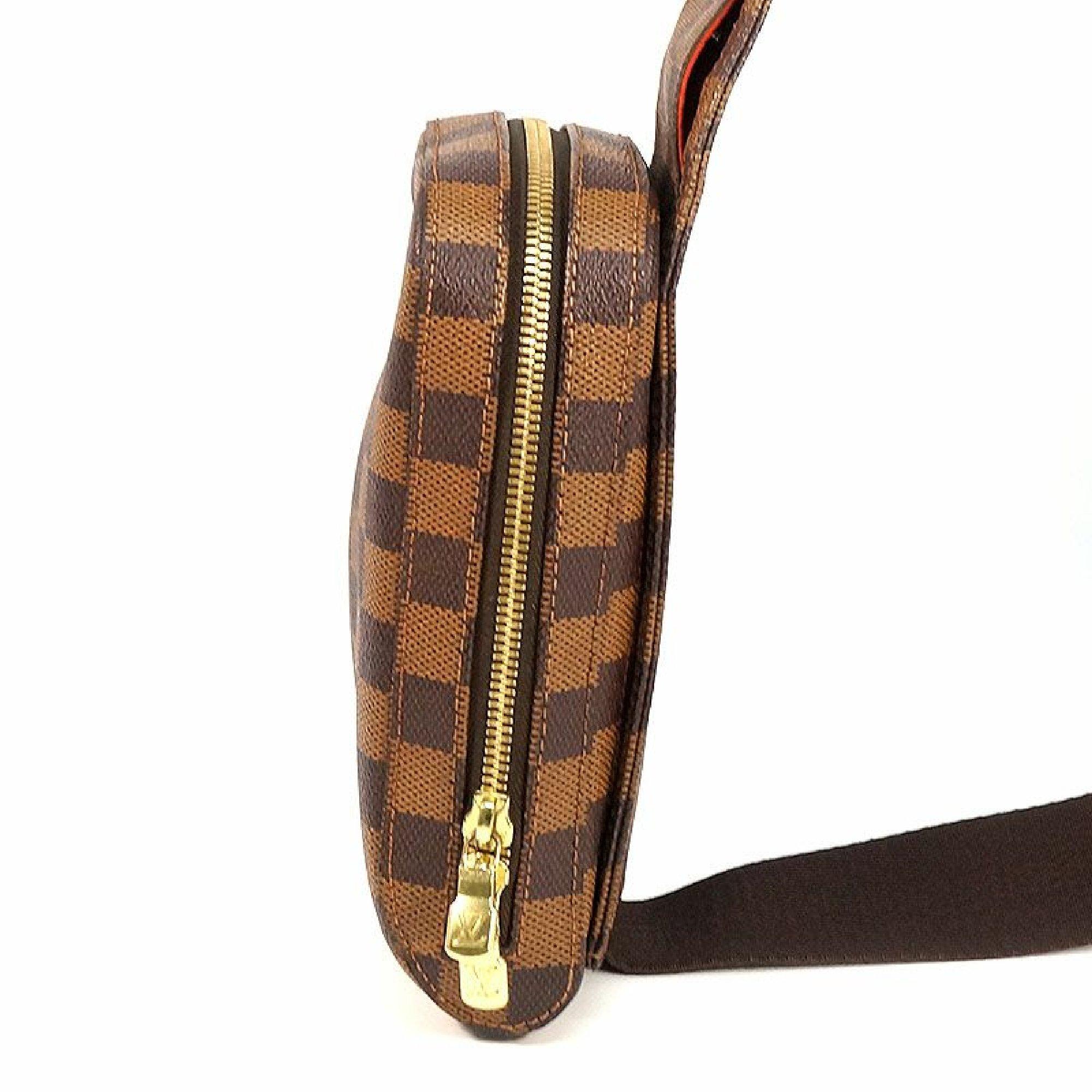 An authentic LOUIS VUITTON Geronimos unisex body bag N51994 Damier ebene. The color is Damier ebene. The outside material is Damier canvas. The pattern is Geronimos. This item is Contemporary. The year of manufacture would be 2003.
Rank
AB signs of