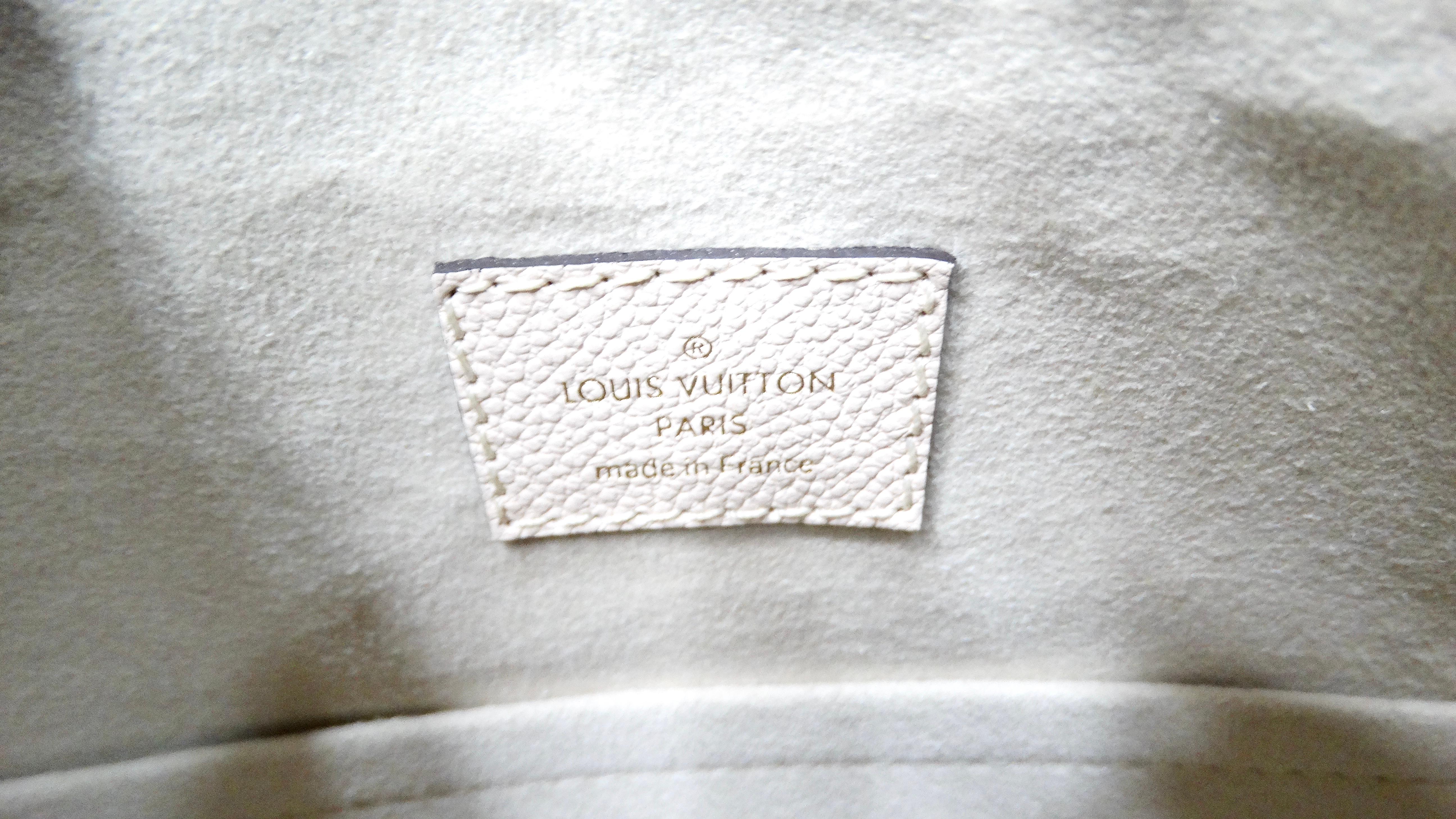 Louis Vuitton Giant By The Pool Empreinte Marshmallow Leder Umhängetasche im Angebot 5