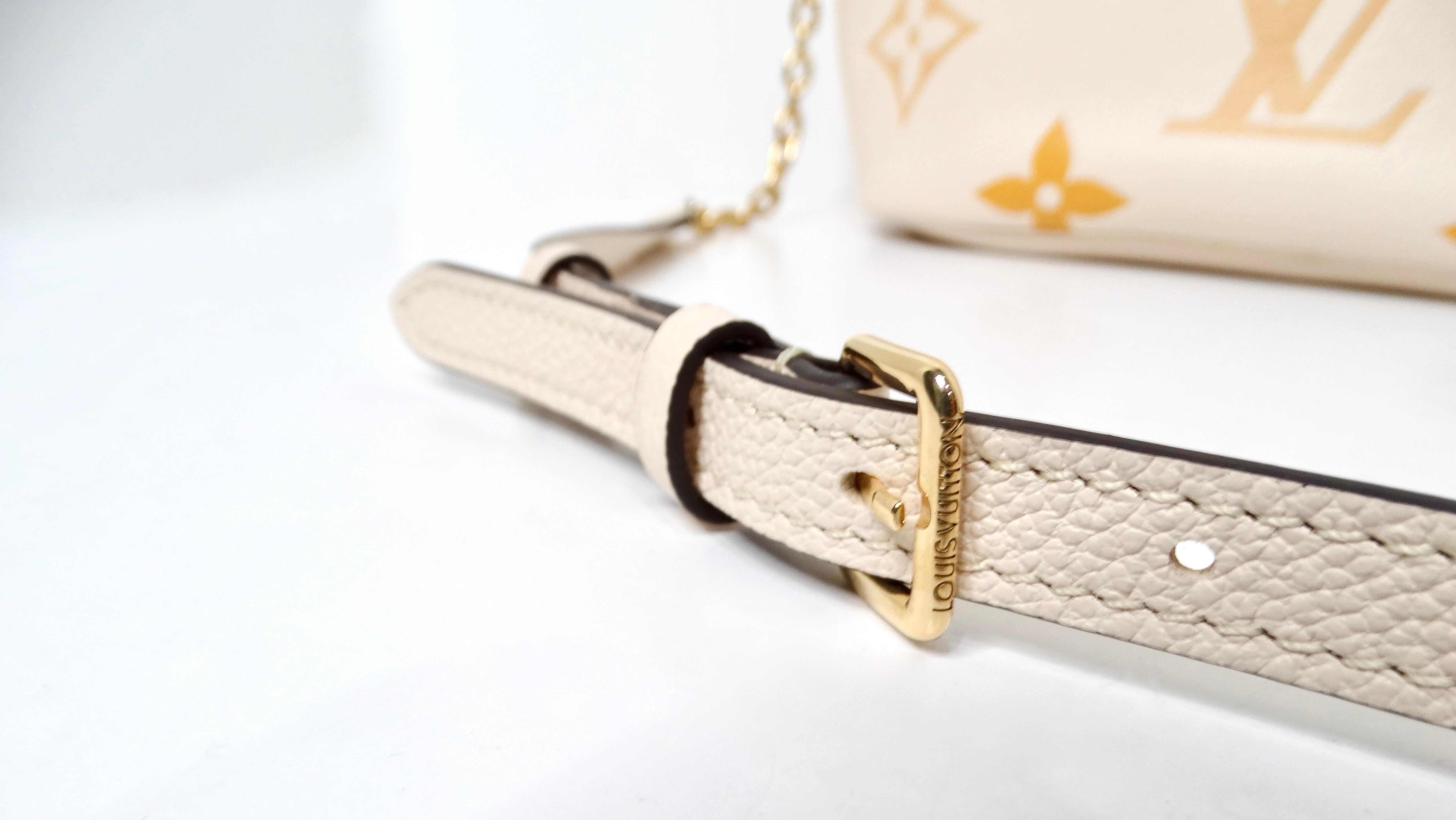Louis Vuitton Giant By The Pool Empreinte Marshmallow Leder Umhängetasche im Angebot 1