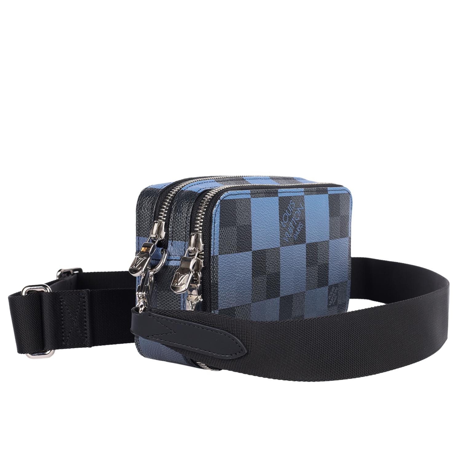 Women's or Men's LOUIS VUITTON Giant Damier Graphite Alpha Wearable Wallet Navy For Sale