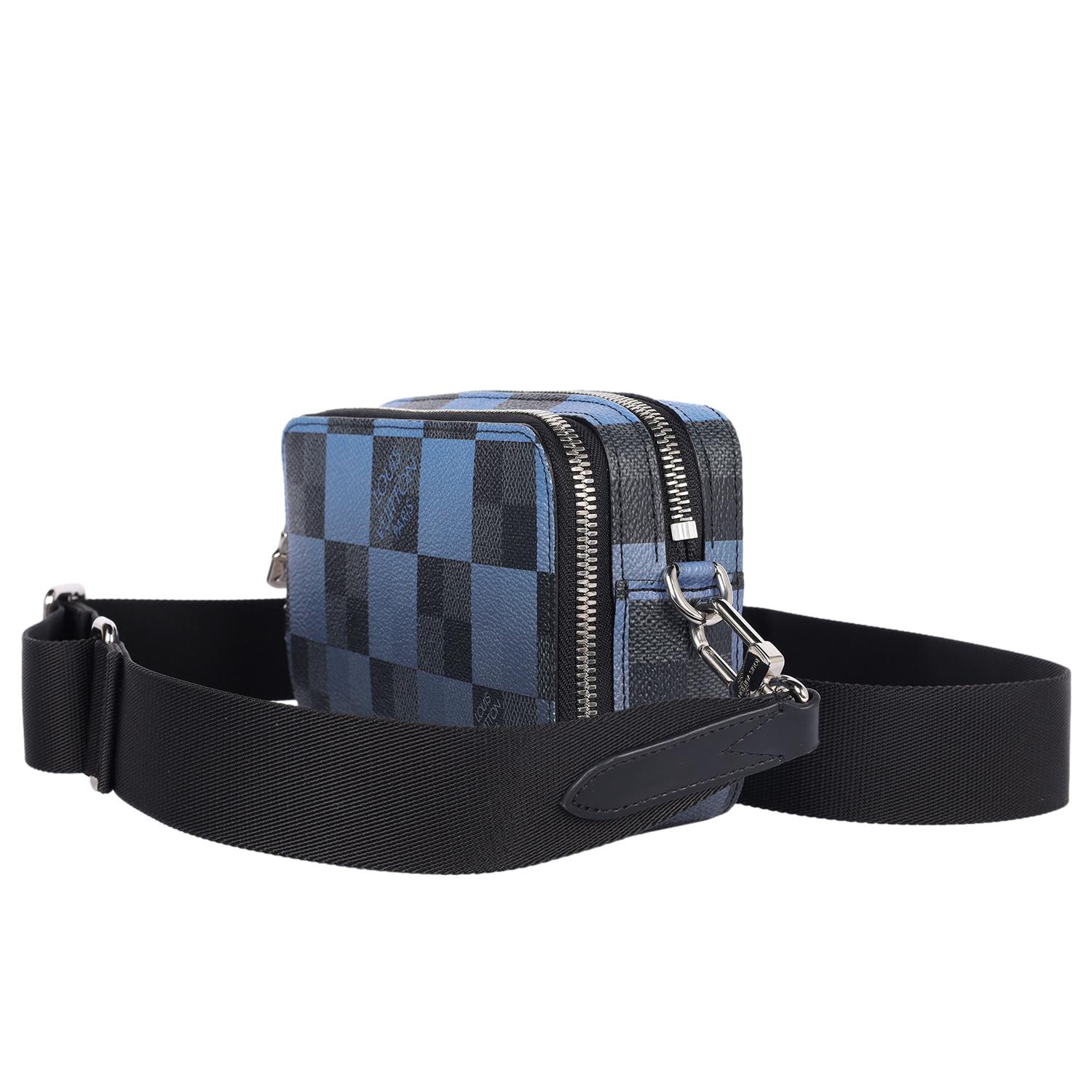 LOUIS VUITTON Giant Damier Graphite Alpha Wearable Wallet Navy For Sale 1