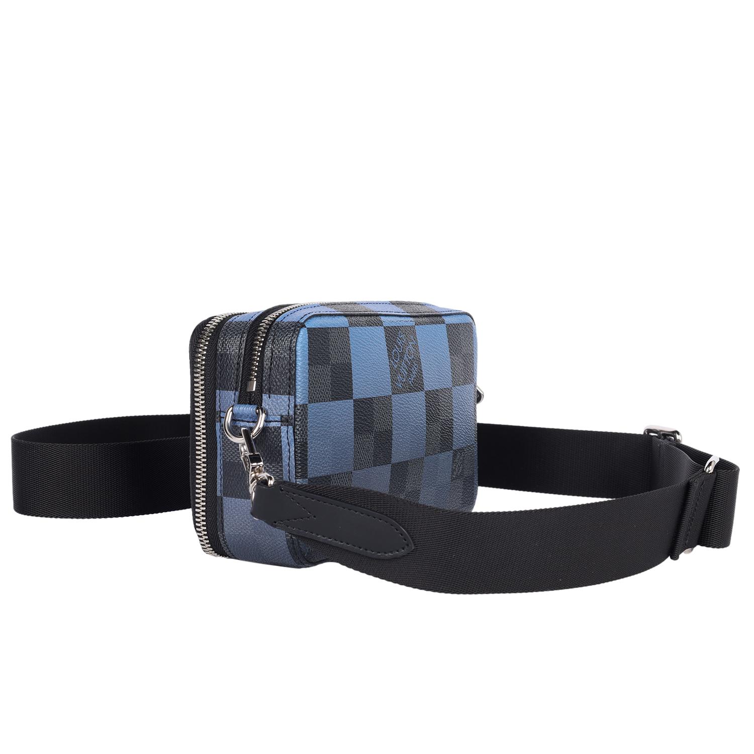 LOUIS VUITTON Giant Damier Graphite Alpha Wearable Wallet Navy For Sale 3