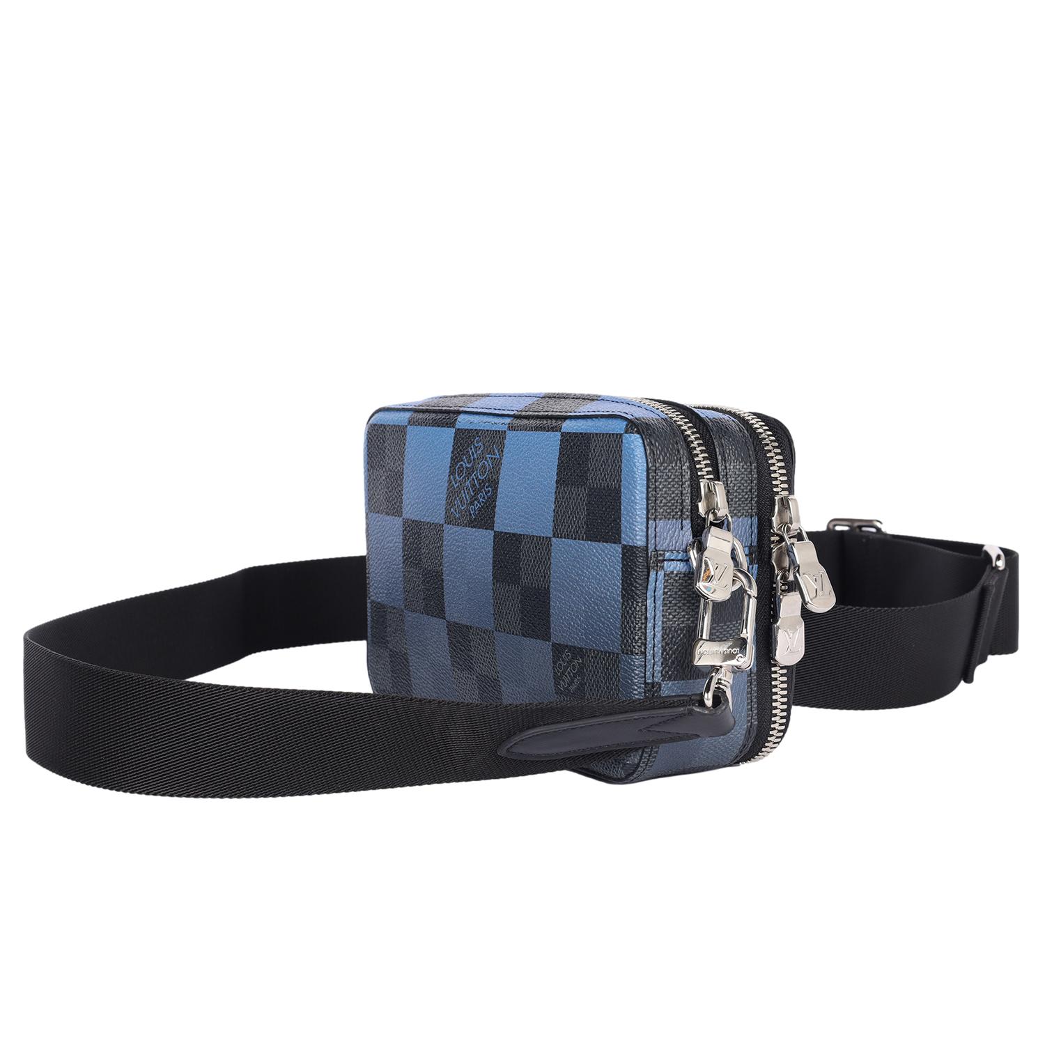 LOUIS VUITTON Giant Damier Graphite Alpha Wearable Wallet Navy For Sale 4