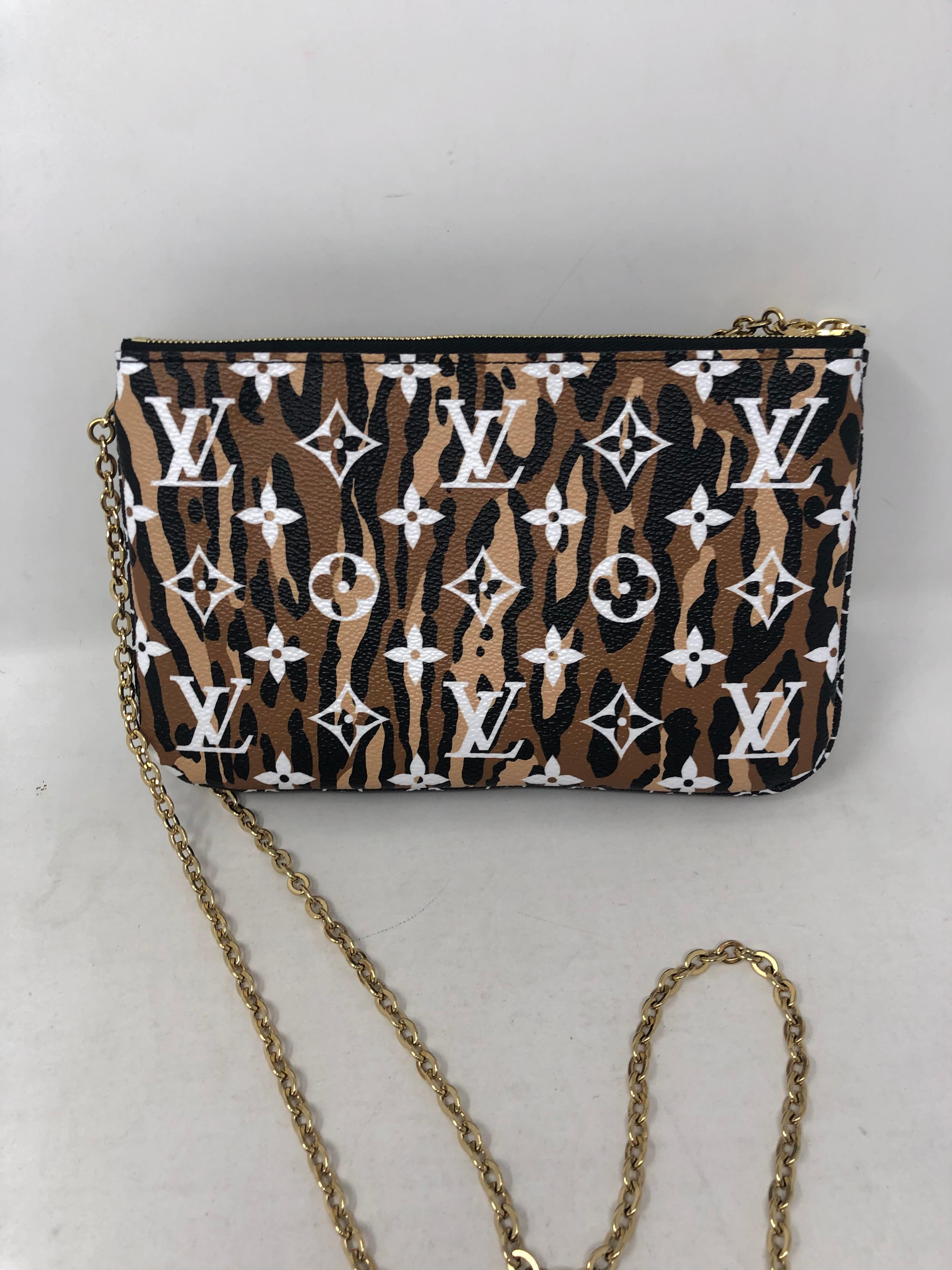 Louis Vuitton Giant Jungle Pochette Double Zip Black  In New Condition In Athens, GA