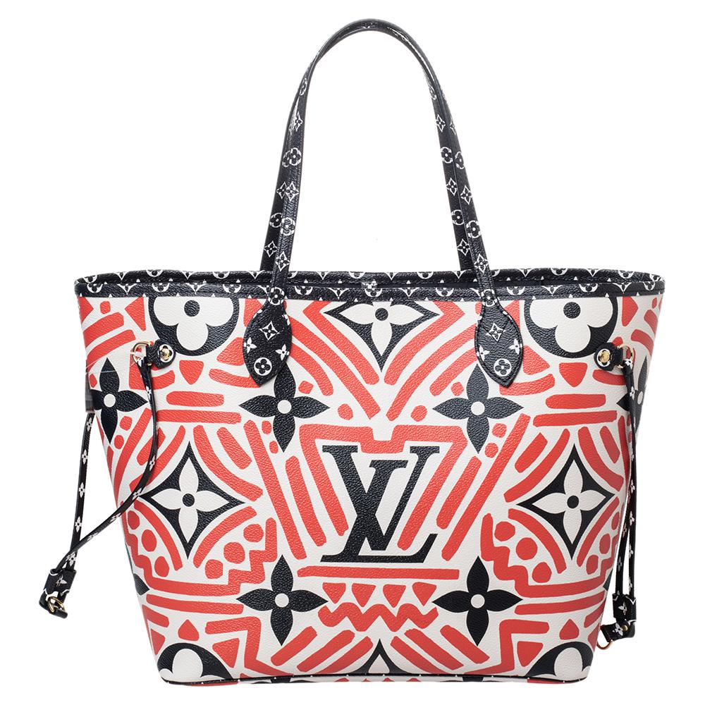 Louis Vuitton’s Neverfull was first introduced in 2007, and even today it is a popular design. From the Crafty collection, this gorgeous Neverfull comes crafted from giant monogram coated canvas in red & cream hues. The limited edition bag has
