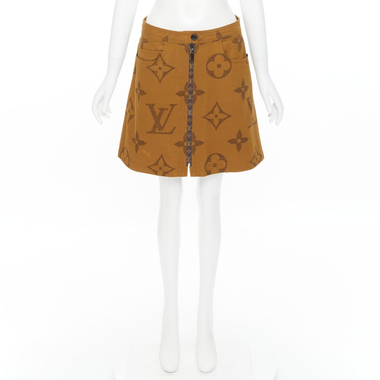Louis Vuitton – LV Giant Monogram Logo Canvas Skirt – Designer