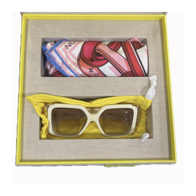 Women's or Men's LOUIS VUITTON Gift Set Sunglasses and Carré For Sale