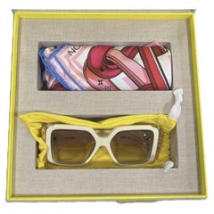 LOUIS VUITTON Gift Set Sunglasses and Carré