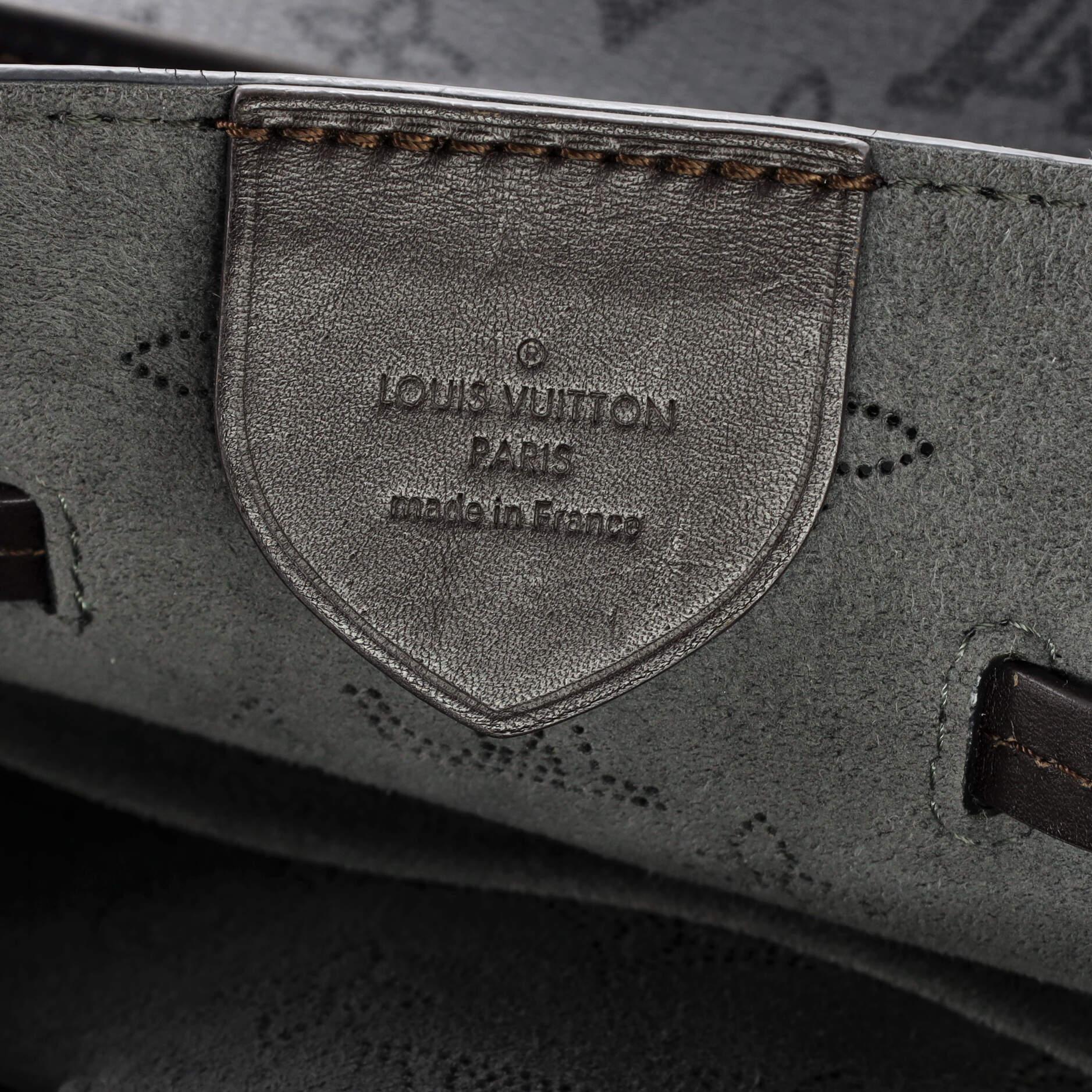 Louis Vuitton Girolata Handbag Mahina Leather For Sale 7
