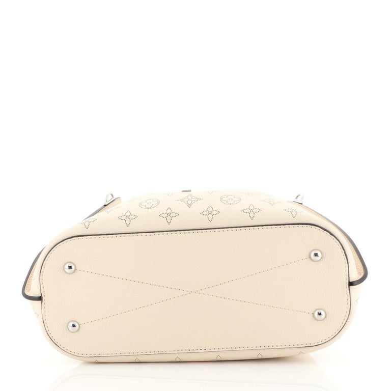 Girolata cloth handbag Louis Vuitton White in Cloth - 35903473