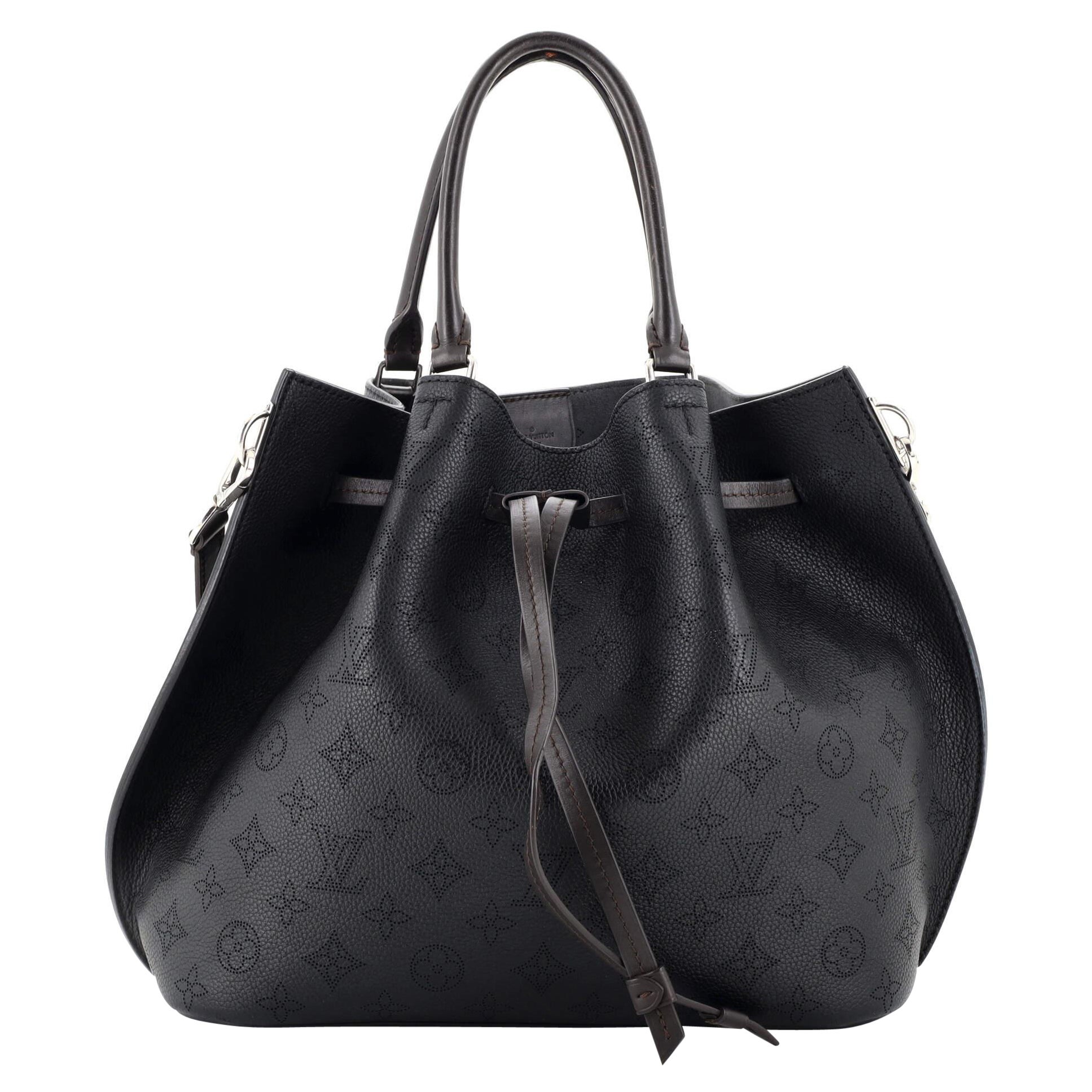 Louis Vuitton Girolata Handtasche aus Mahina-Leder im Angebot
