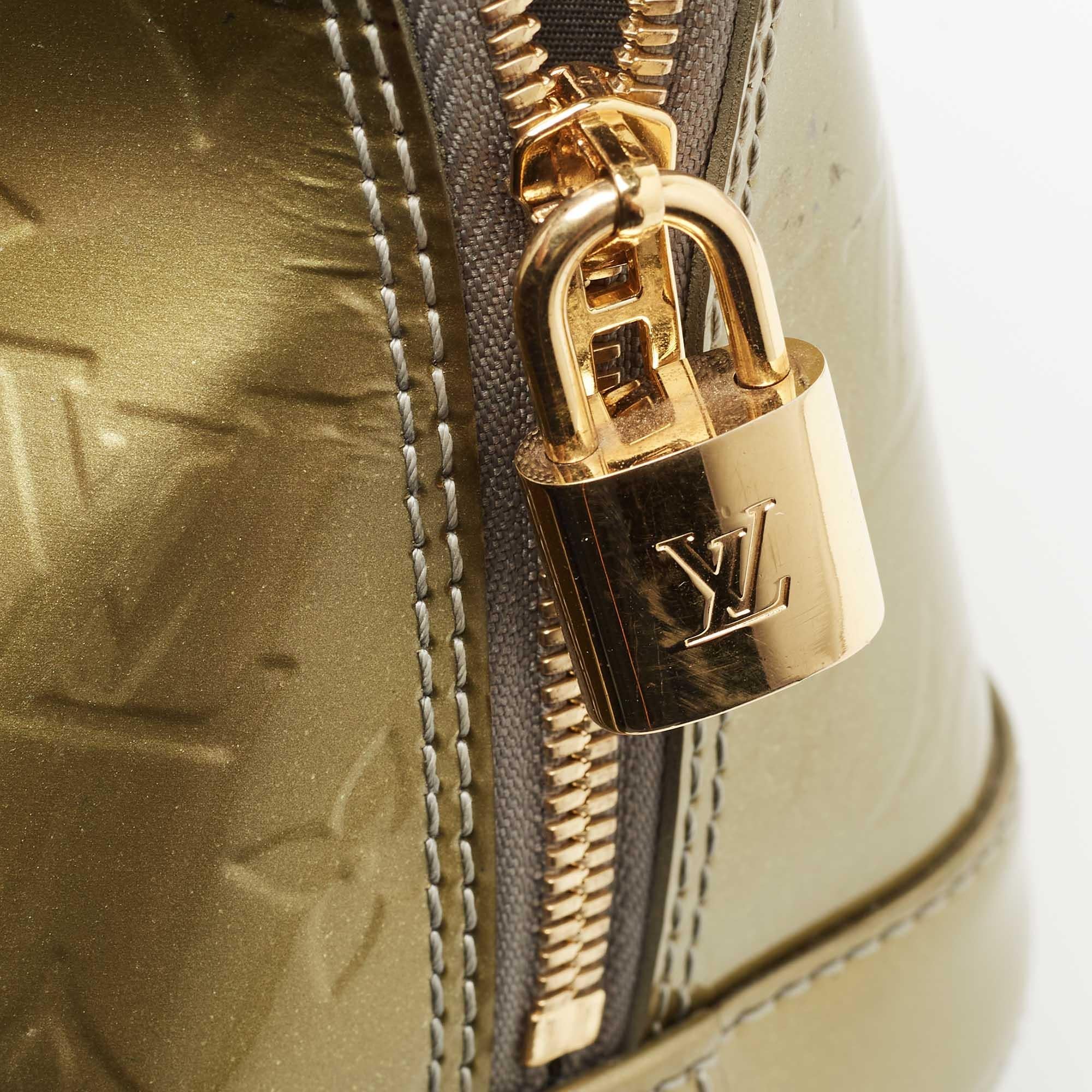 Givre Monogrammierte Vernis Alma PM Tasche von Louis Vuitton im Angebot 7