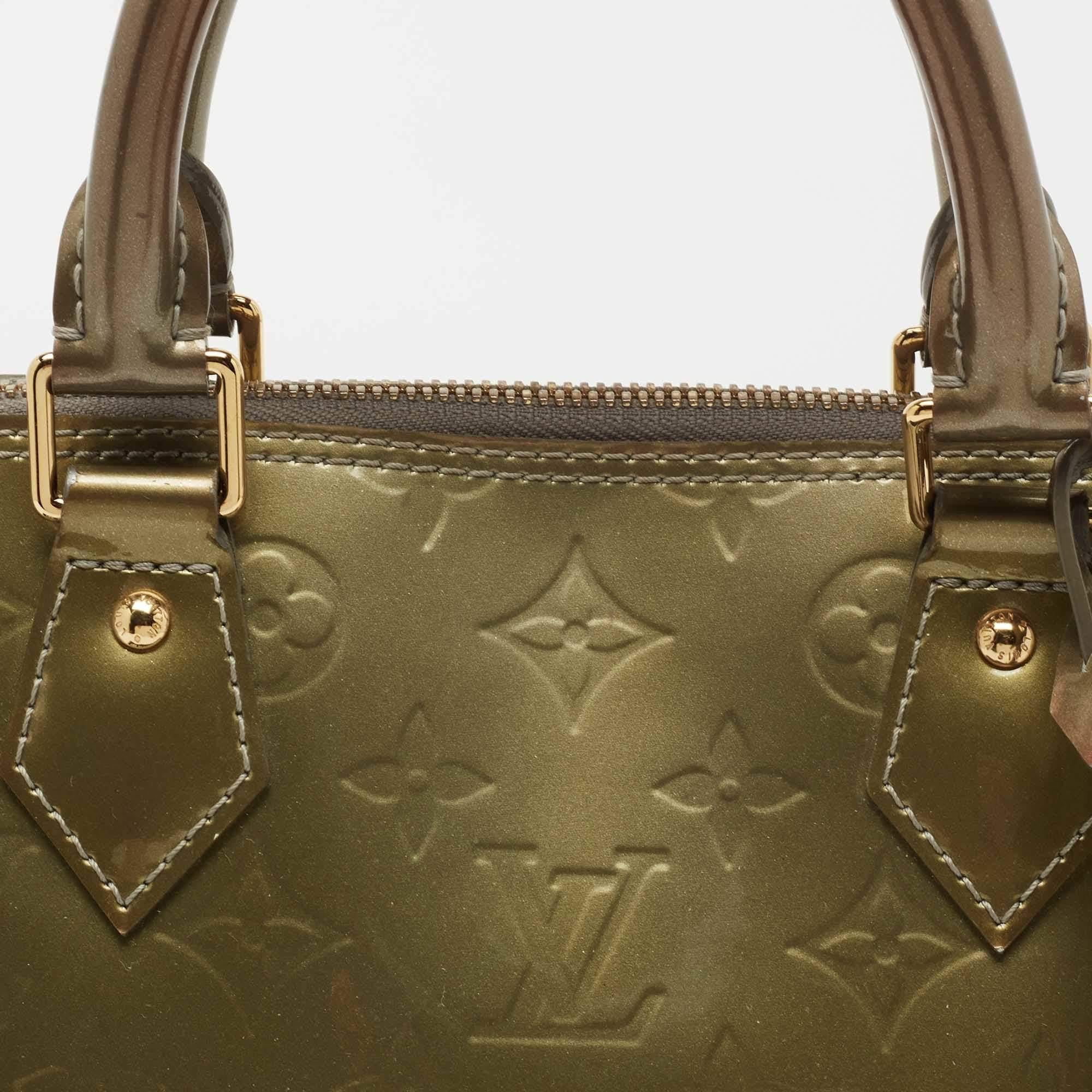Givre Monogrammierte Vernis Alma PM Tasche von Louis Vuitton im Angebot 9