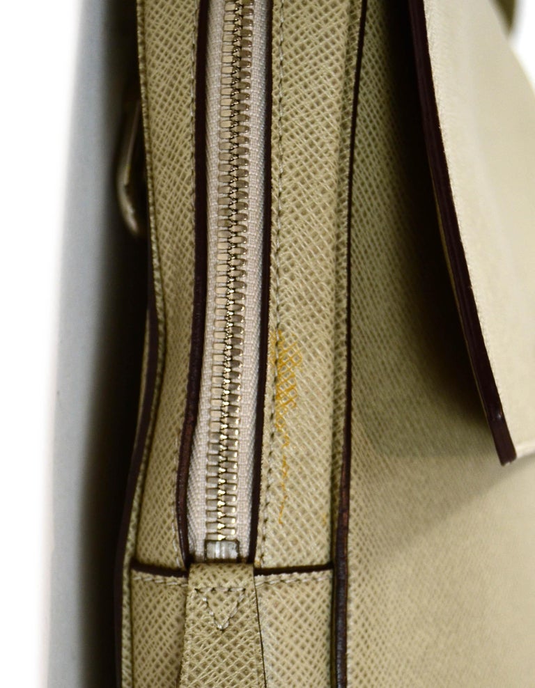 Louis Vuitton Glacier Grey Taiga Leather Vassili PM Messenger Bag rt. $3,300 For Sale 1