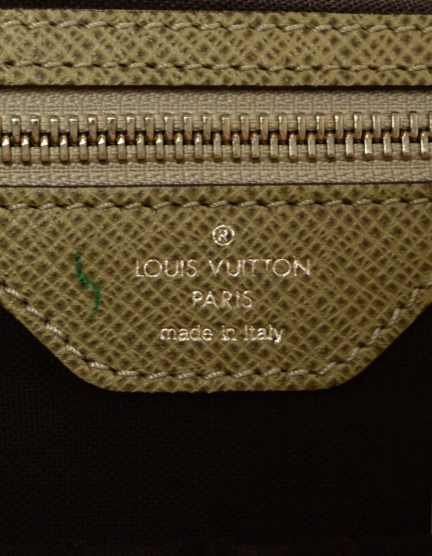 Women's or Men's Louis Vuitton Glacier Grey Taiga Leather Vassili PM Messenger Bag rt. $3, 300 For Sale