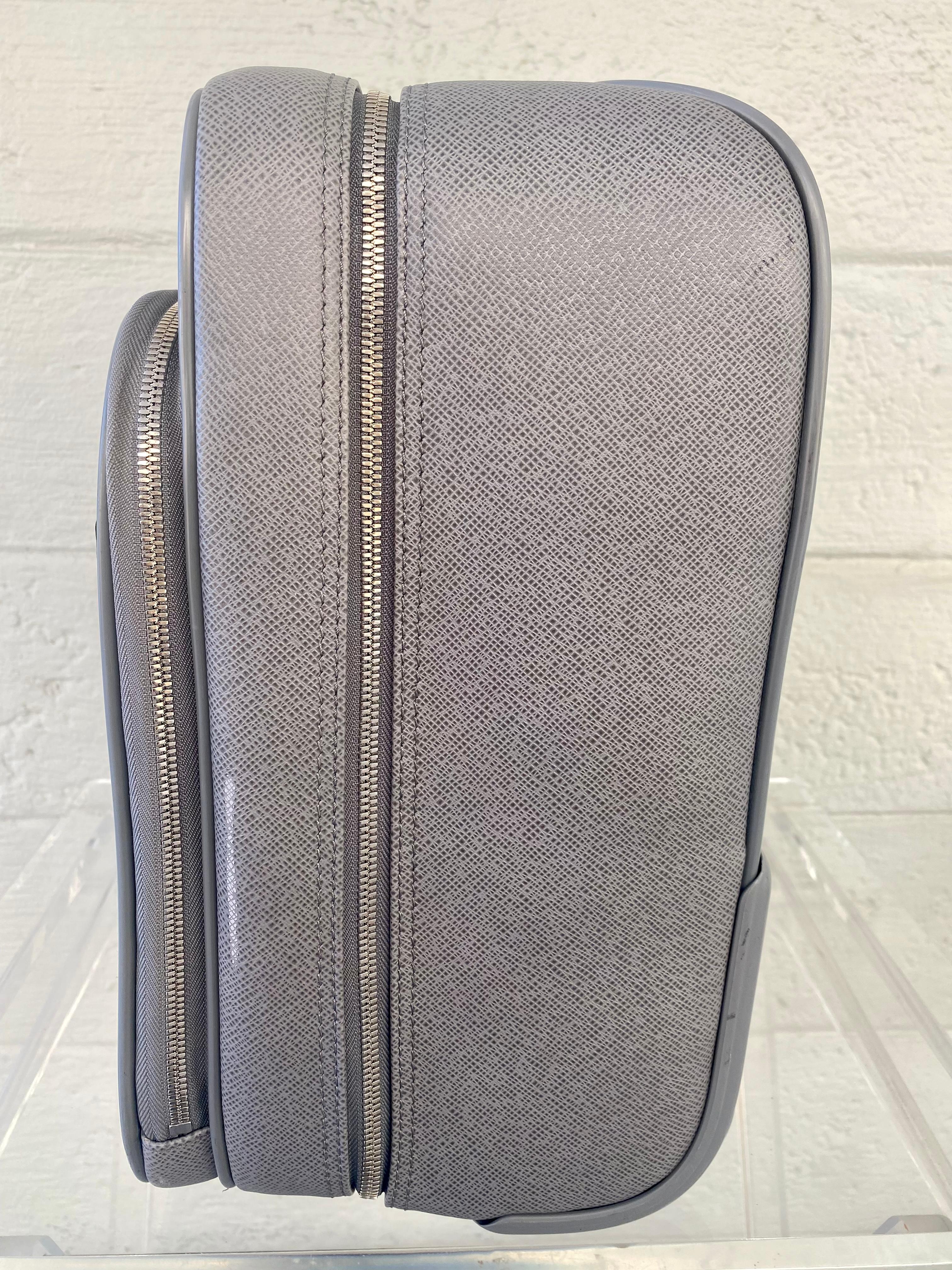 Louis Vuitton Glacier Taiga Leather Pilot Carry On Luggage In Excellent Condition In Fort Lauderdale, FL