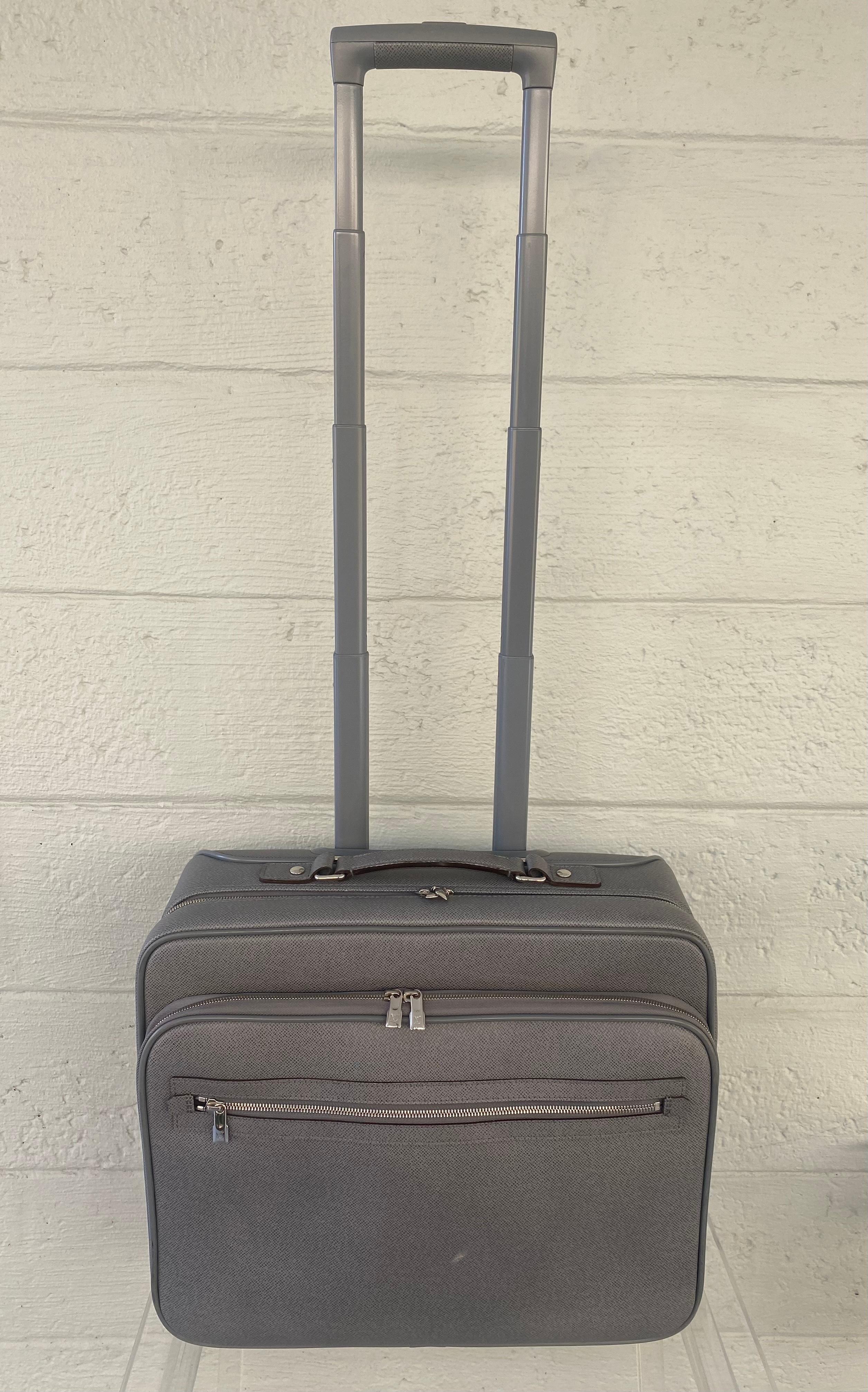 Women's or Men's Louis Vuitton Glacier Taiga Leather Pilot Carry On Luggage