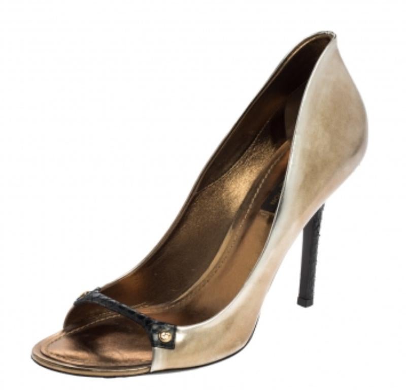Marron Louis Vuitton - Escarpins à bout ouvert en cuir verni et peau de serpent or/noir - Taille 39 en vente