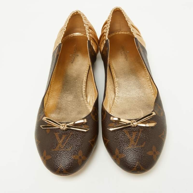 Complete your look by adding these LV ballet flats to your lovely wardrobe. They are crafted skilfully to grant the perfect fit and style.

Includes: Original Dustbag, Original Box


