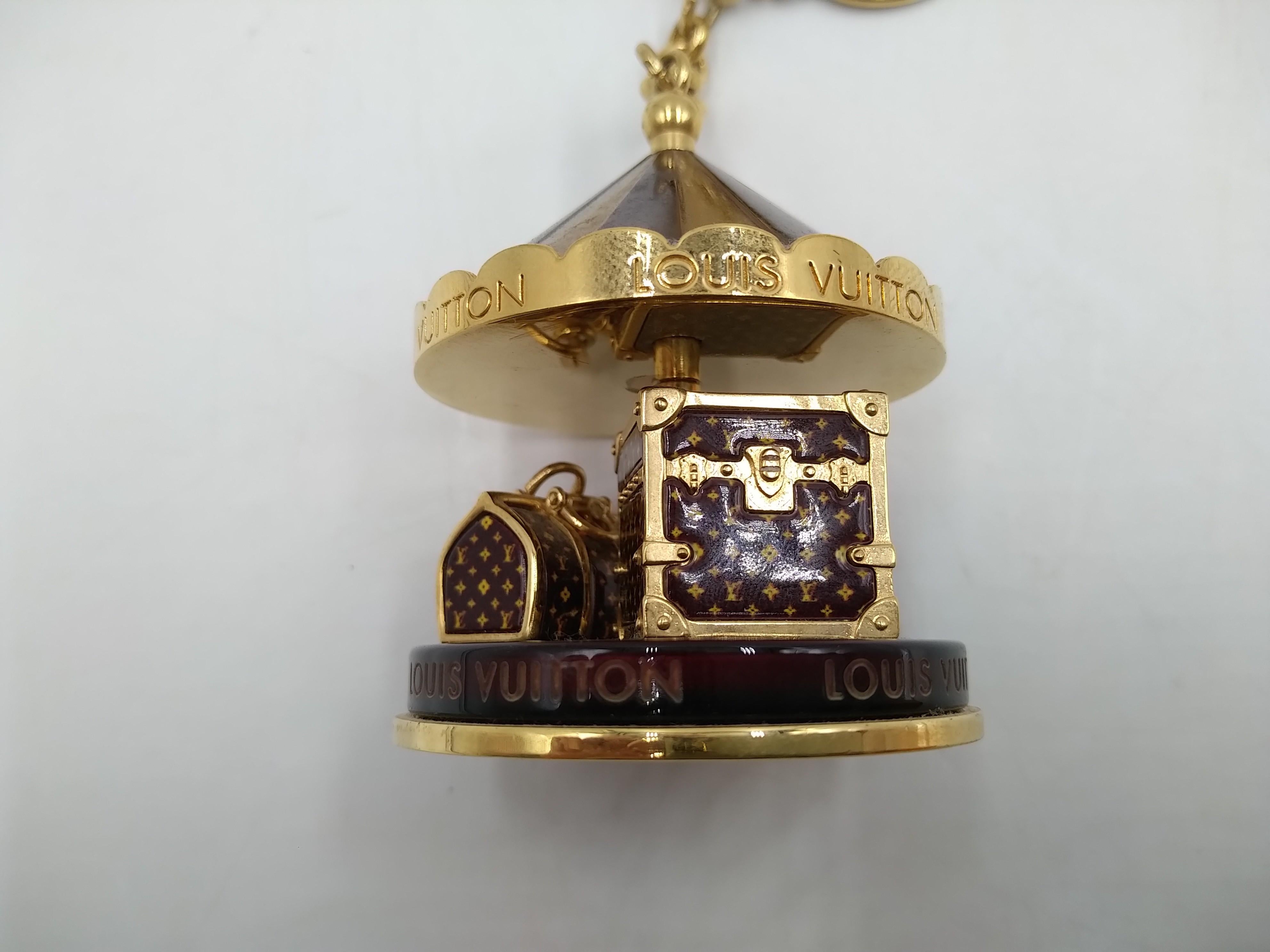 Louis Vuitton Gold/Brown Monogram Carousel Key Chain and Bag Charm For Sale 1