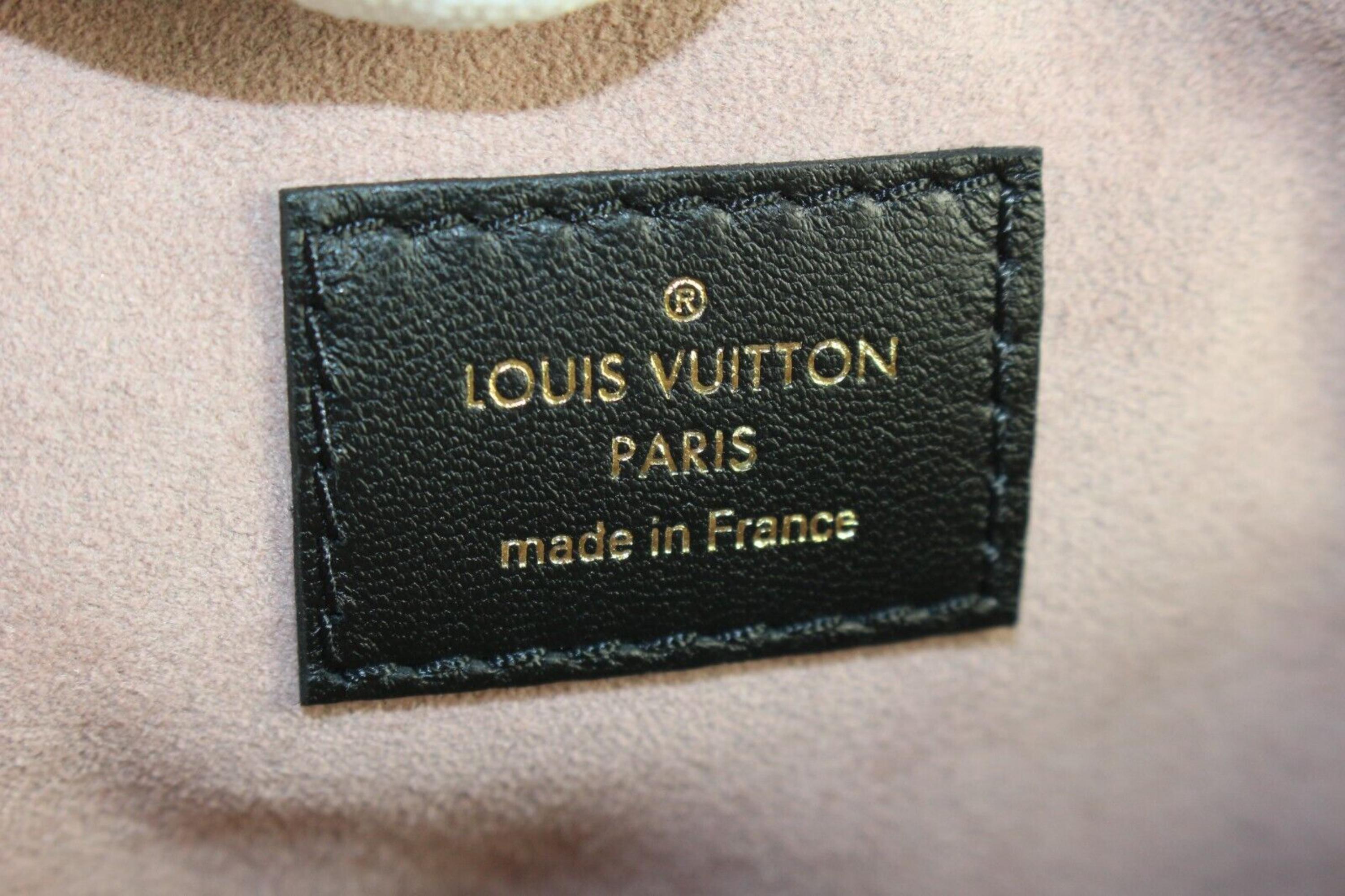 Louis Vuitton Gold Chain Black Lambskin Monogram Coussin PM 7LVJ0106 In New Condition In Dix hills, NY