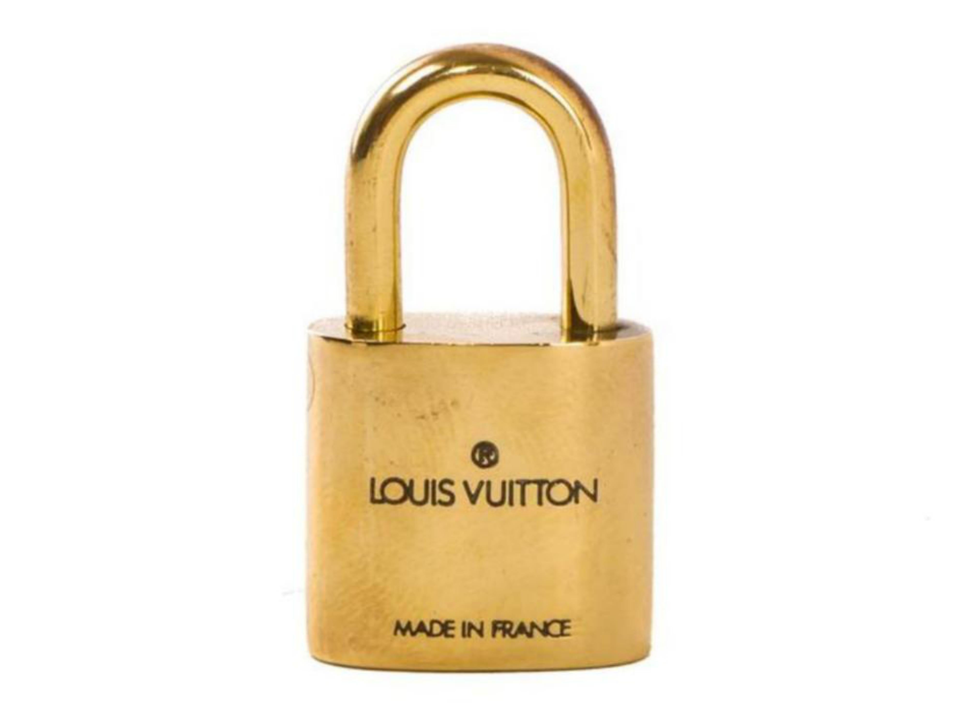 Louis Vuitton Gold Gold Single Key Lock Pad Lock and Key 867741 For Sale 6