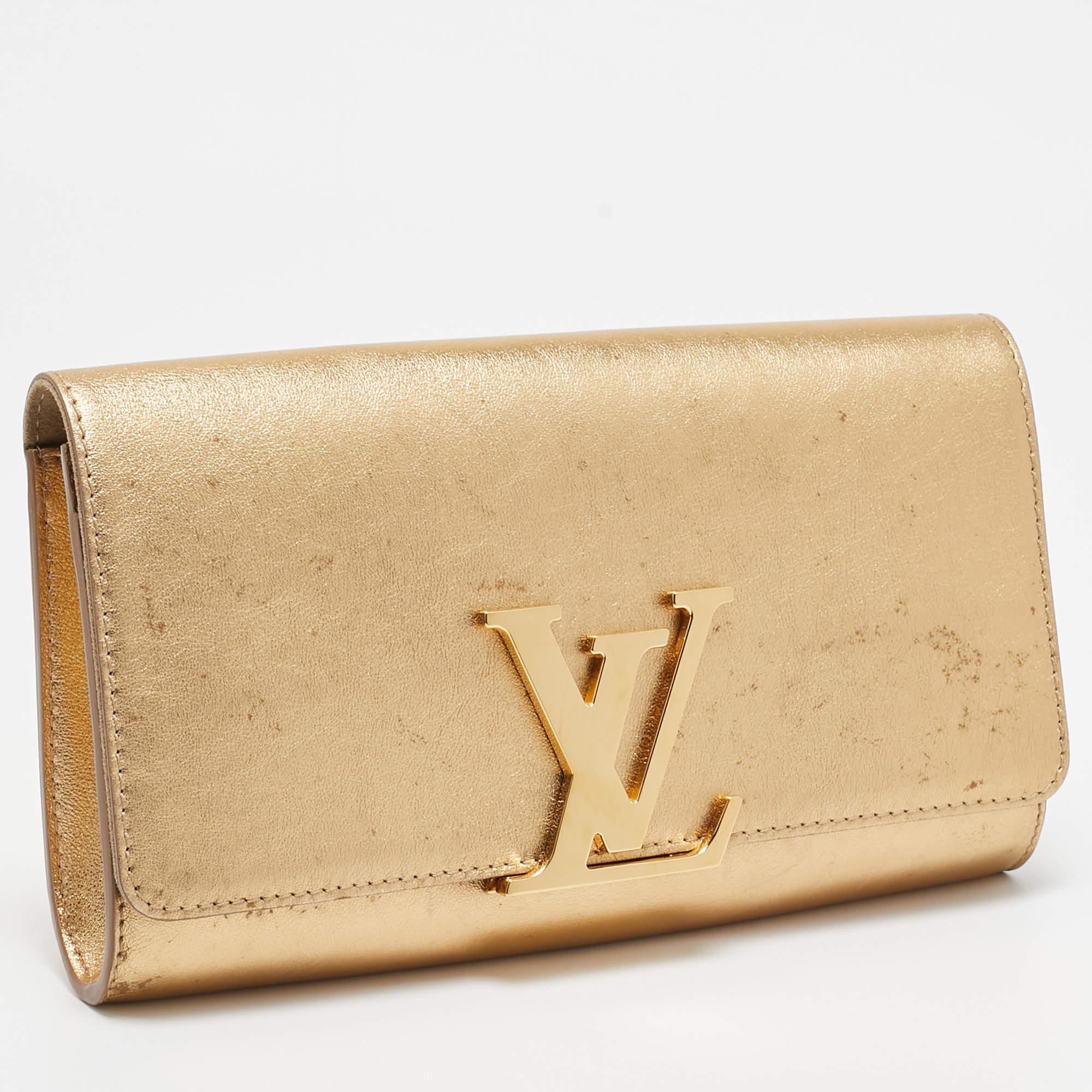 Louis Vuitton Gold Leather Louise Clutch In Fair Condition In Dubai, Al Qouz 2