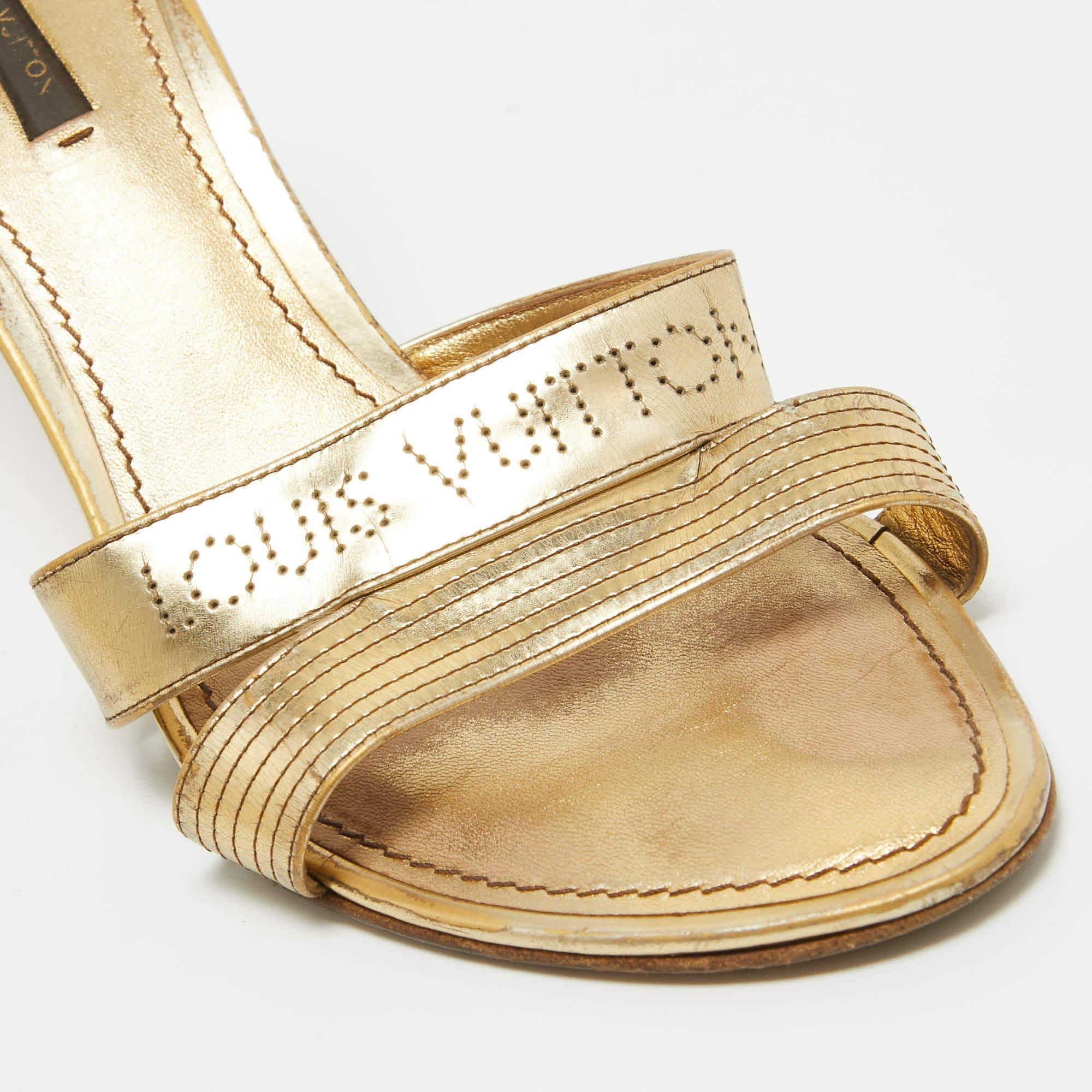 Louis Vuitton Gold Leather Slides Sandals Size 40.5 For Sale 1