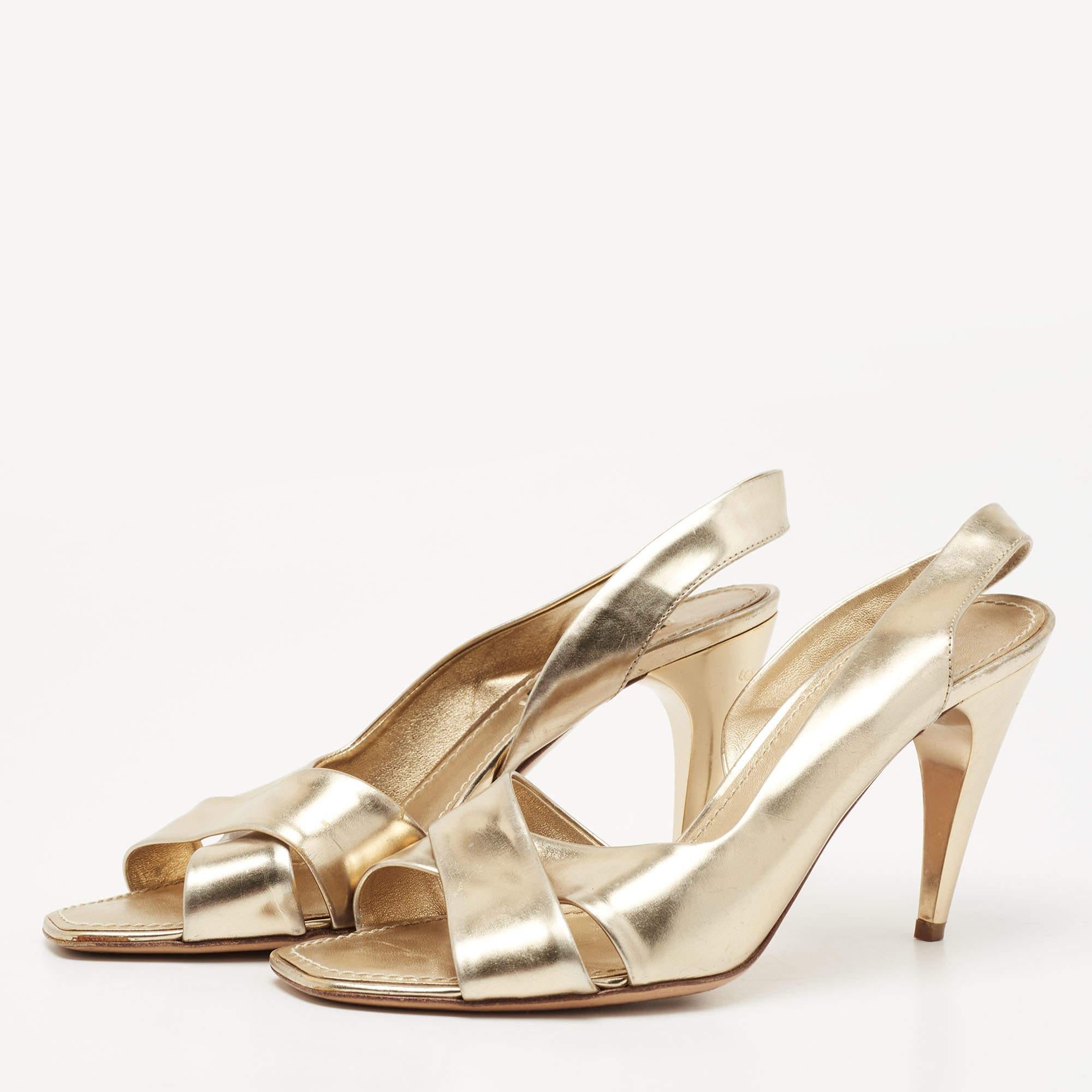 These sandals are chic and contemporary. Crafted from premium materials, these shoes will luxuriously frame your feet and will fill your day with bold steps.
