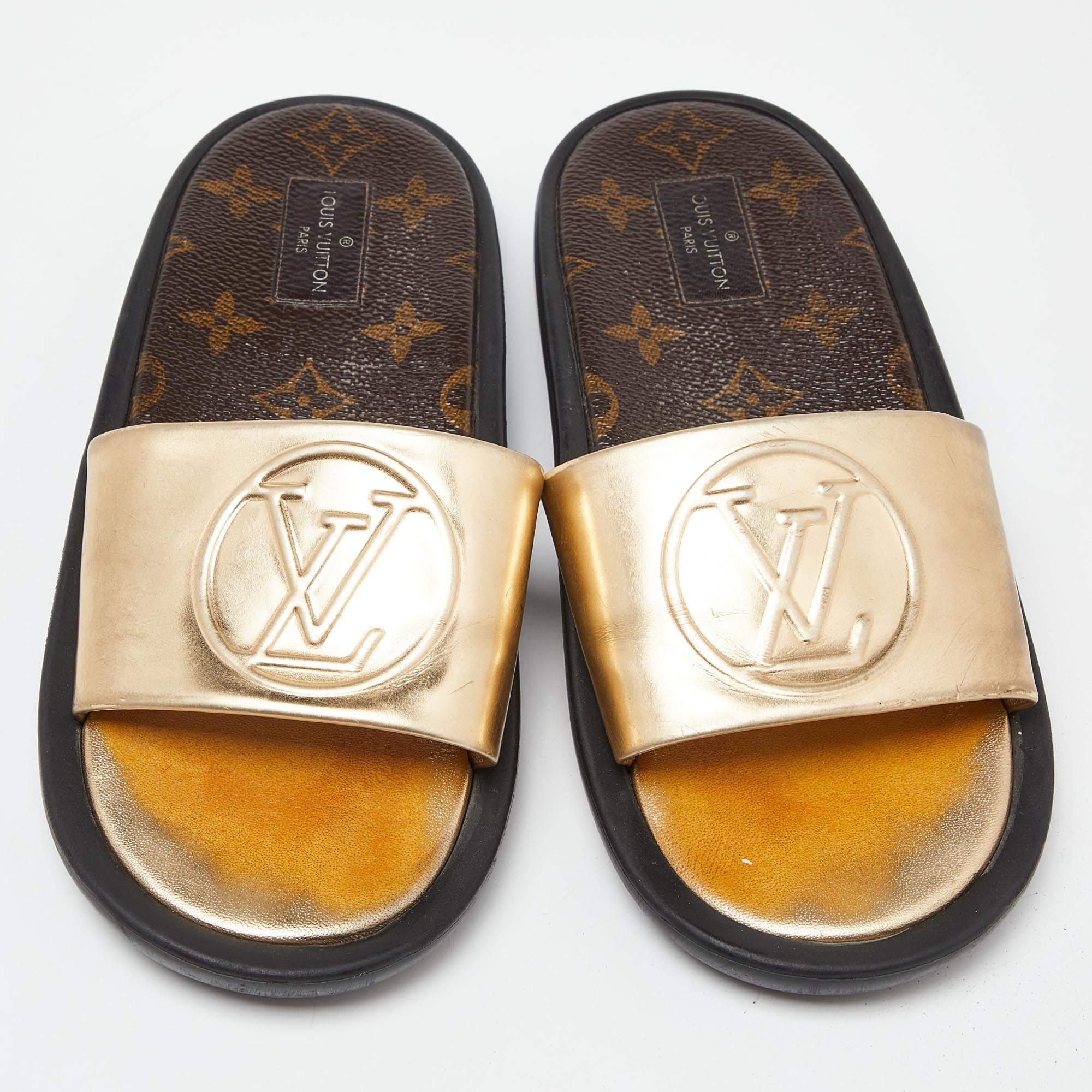 Black Louis Vuitton Gold Leather Sunbath Flat Slides Size 36 For Sale