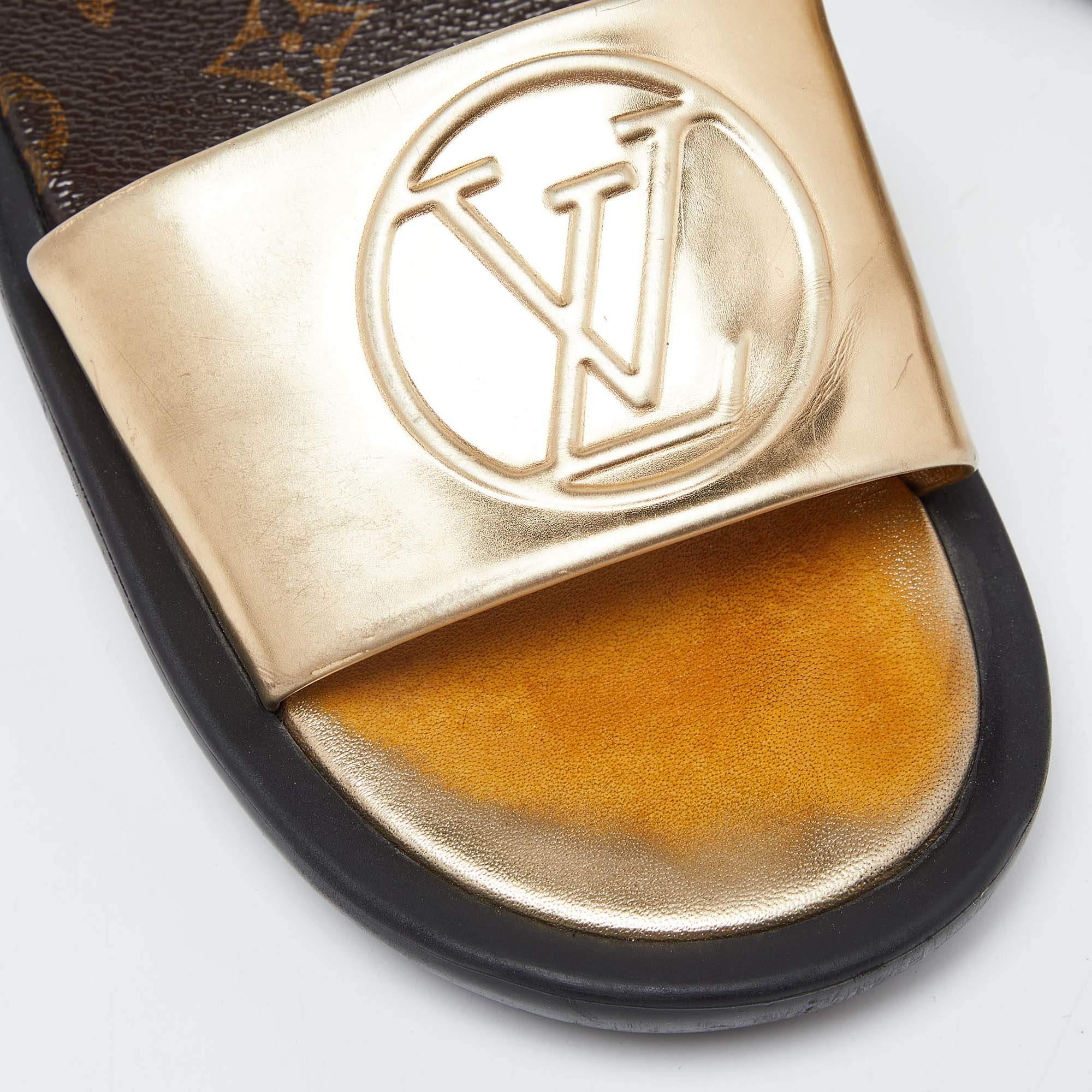 Louis Vuitton Gold Leather Sunbath Flat Slides Size 36 For Sale 2