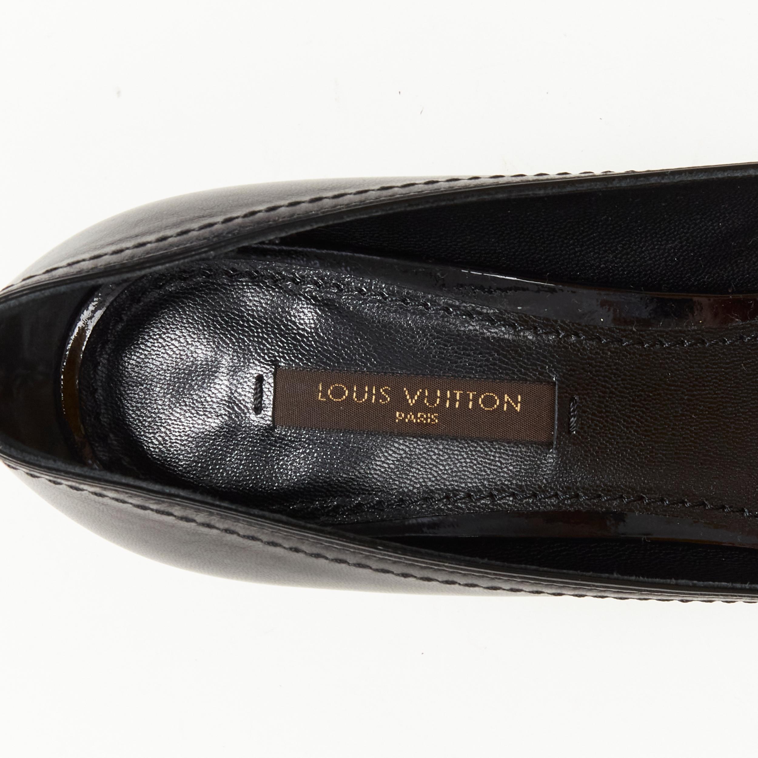 LOUIS VUITTON gold LV dice charm black leather mid heel pump EU36.5 For Sale 3
