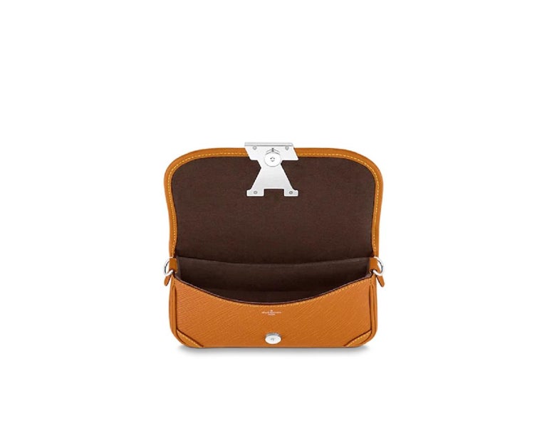 Louis Vuitton Gold Miel Brown Epi Grained Cowhide Leather Buci Bag For