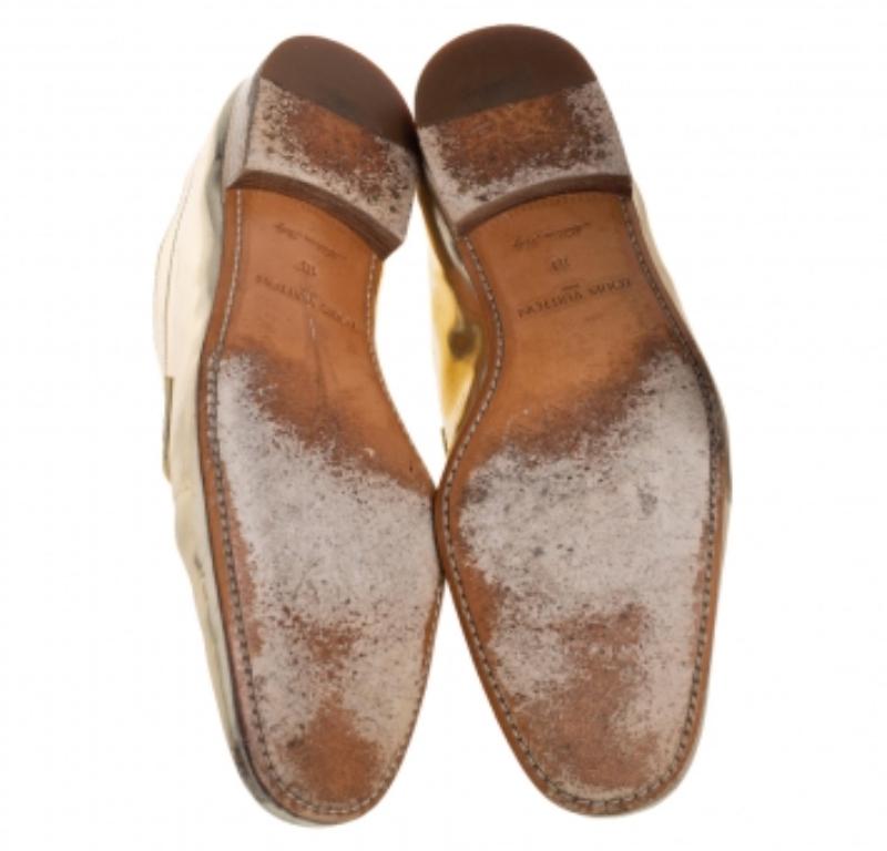 Louis Vuitton Gold Patent Leather Lace Up Derby Size 44 In Fair Condition For Sale In Dubai, Al Qouz 2