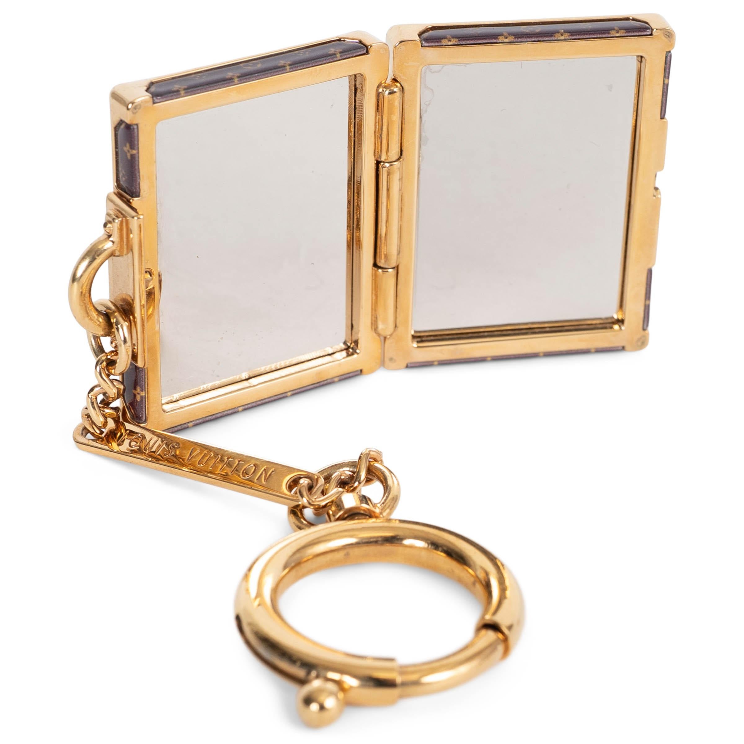 LOUIS VUITTON - Porte-clés MIRROR ALZER SUITCASE - Charme de sac en métal doré Excellent état - En vente à Zürich, CH