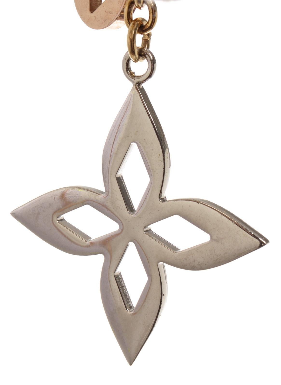 Louis Vuitton Gold-tone Monogram Malletage Blossom Bag Charm For Sale 1