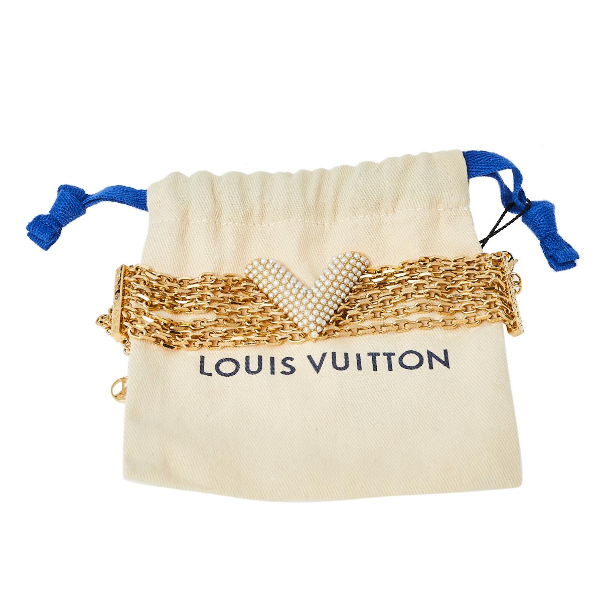 Contemporary Louis Vuitton Gold Tone Resin Pearls Essential V Perle Bracelet