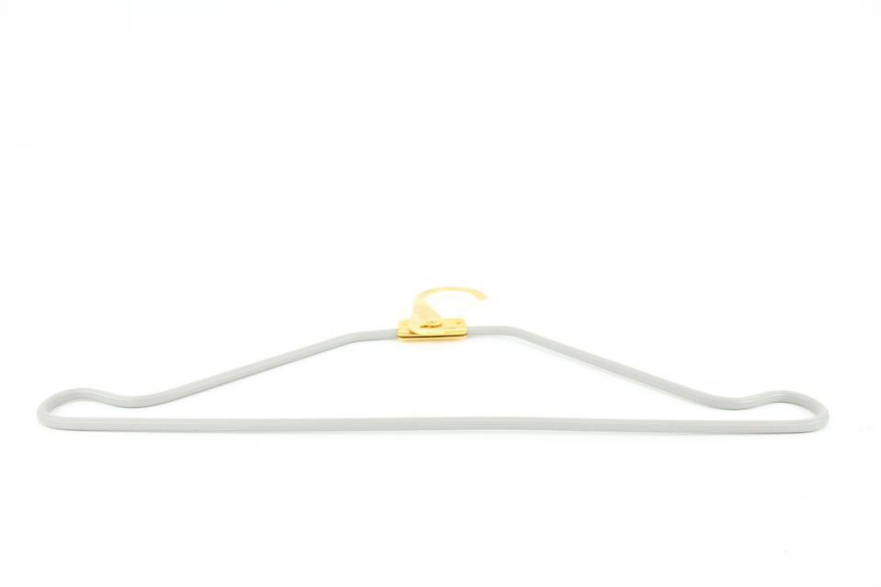 Louis Vuitton Gold x Grey Retractable Hanger 14lv323s
Measurements: Length:  16.2