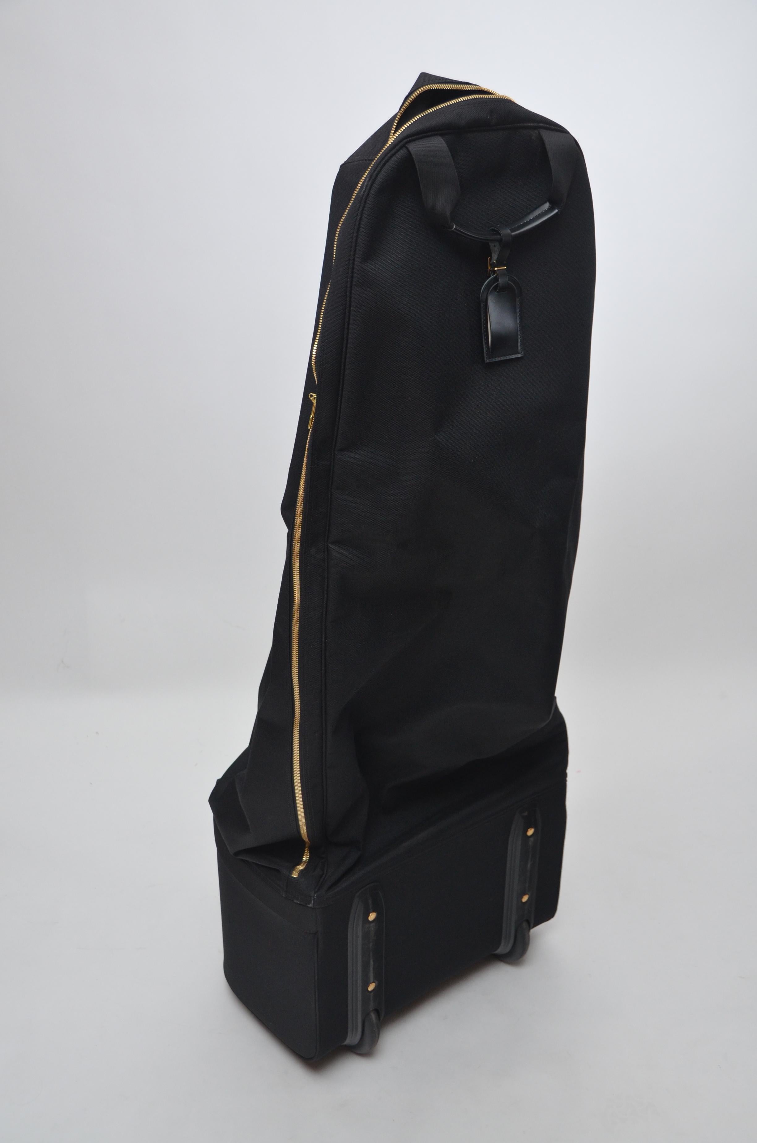 LOUIS VUITTON Golf Bag Monogram Limited Edition  Mint  Suggested Retail  $22, 000 4