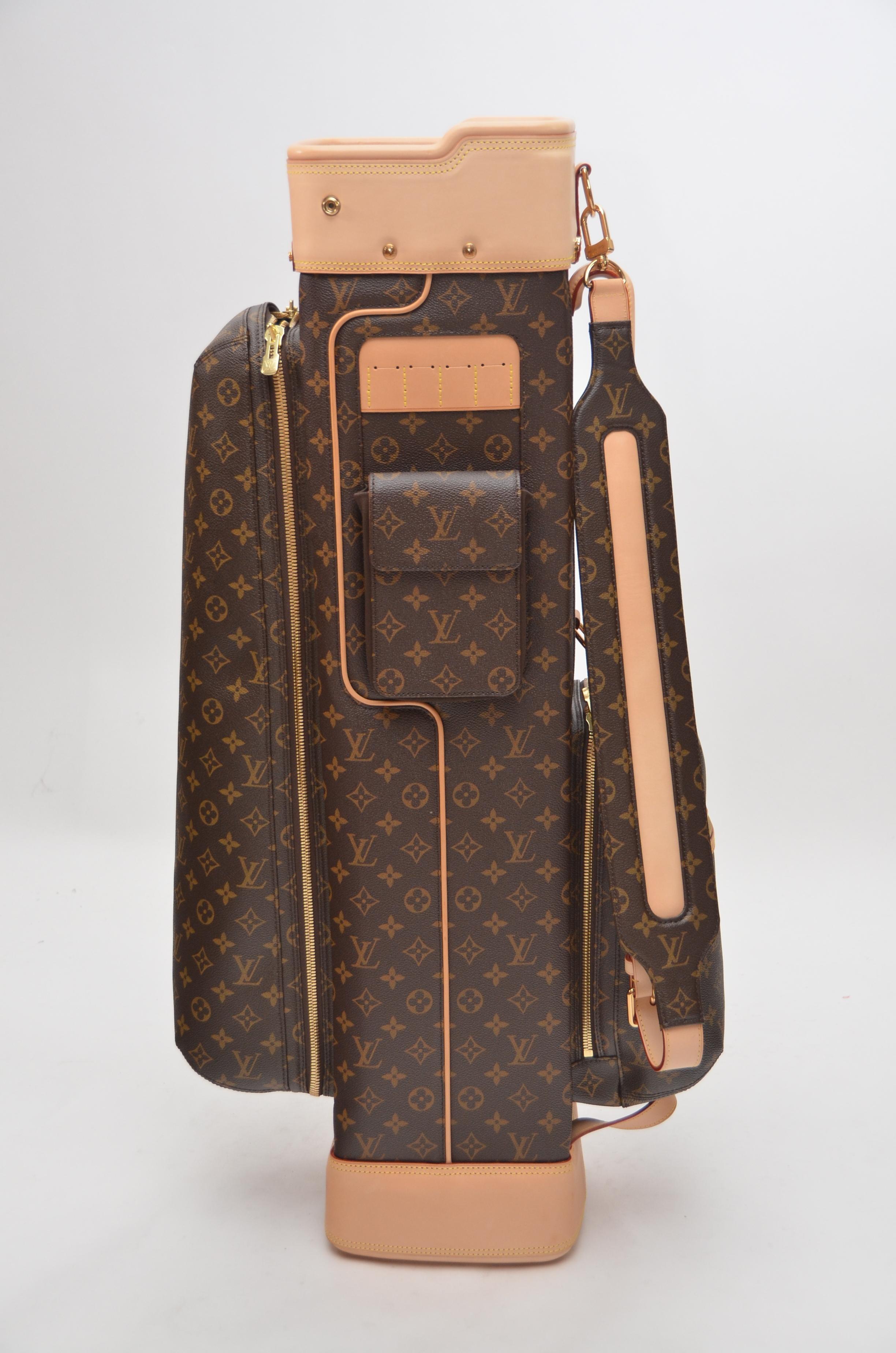 LOUIS VUITTON Golf Bag Monogram Limited Edition  Mint  Suggested Retail  $22, 000 In Excellent Condition In New York, NY