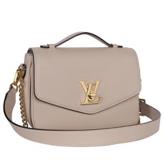 LOUIS VUITTON Grained Calfskin Lockme Oxford Beige Tan