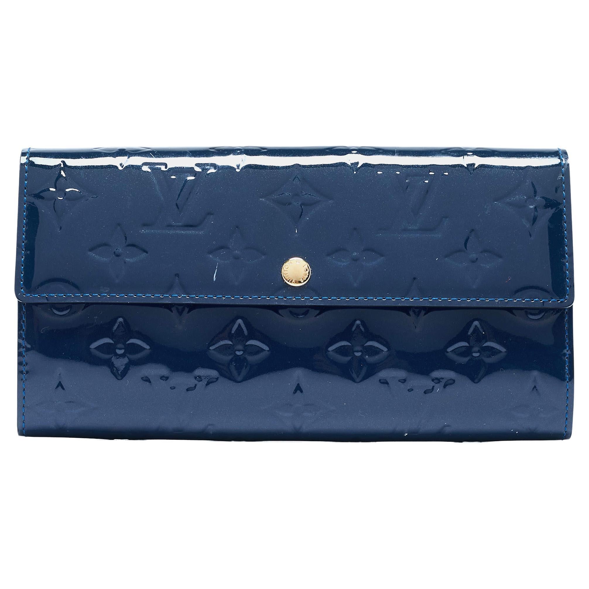Louis Vuitton Großblaue Monogrammierte Vernis Sarah Brieftasche mit Monogramm im Angebot