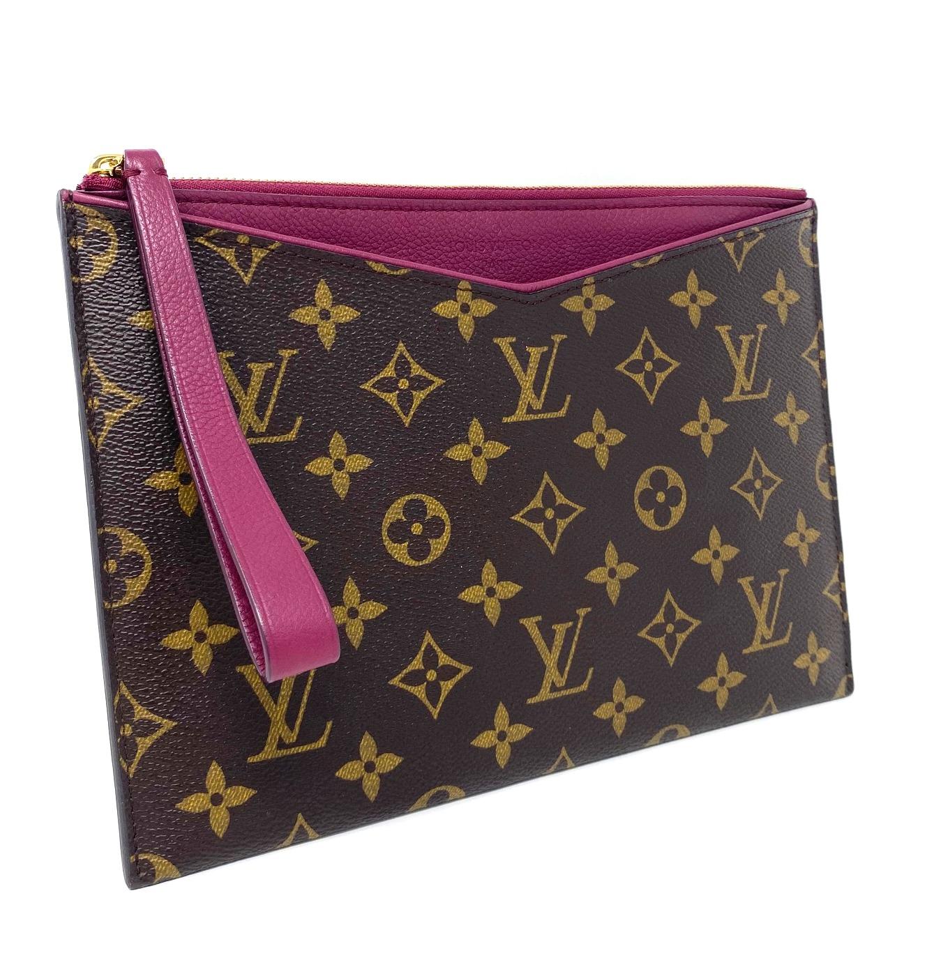 Company-Louis Vuitton 
Style-Grape Pochette Pallas Monogram Leather Canvas Clutch 
Outside -No Rips , Tear or Marks 
Inside -No rips, marks or tears
Pockets-Card Holders 
Date Code-MI4193 
Handles/ Straps-5.5