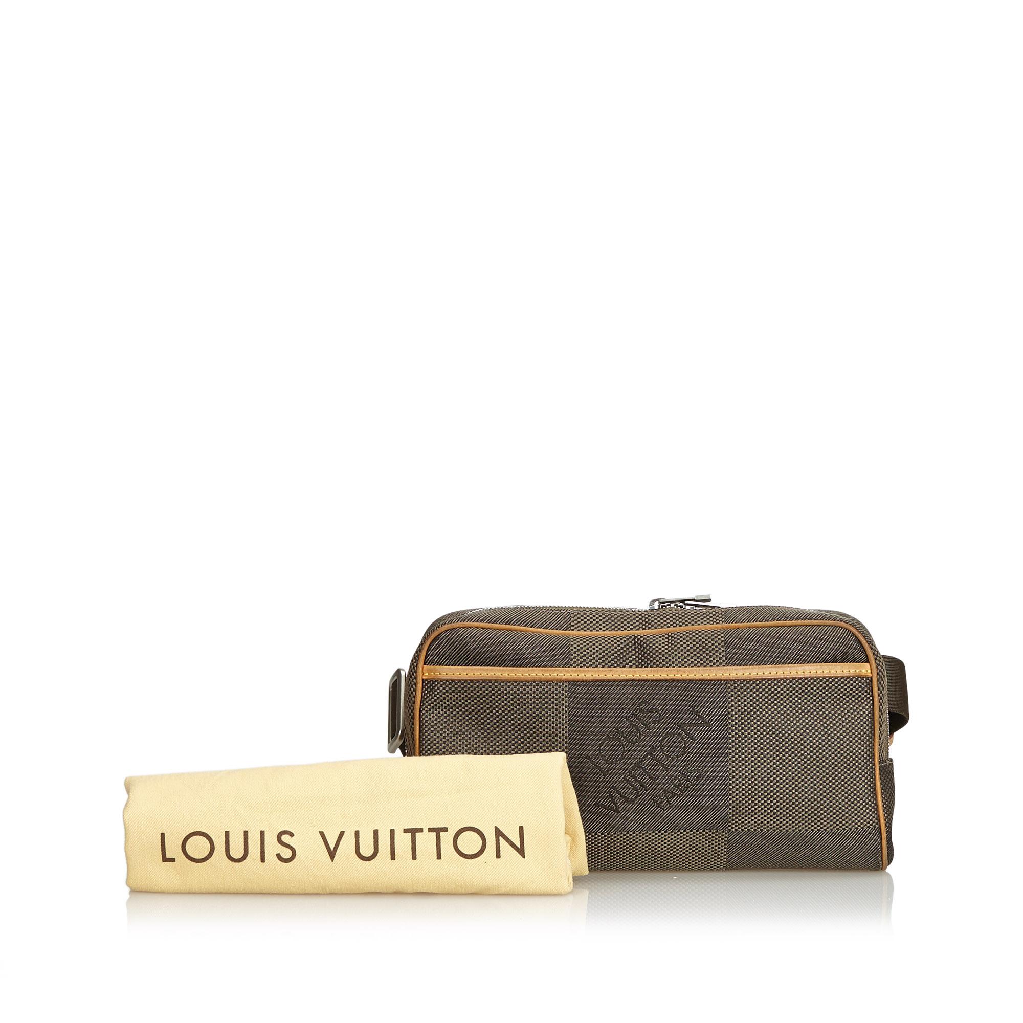 Louis Vuitton Gray Damier Geant Acrobate Waist Bag For Sale 10