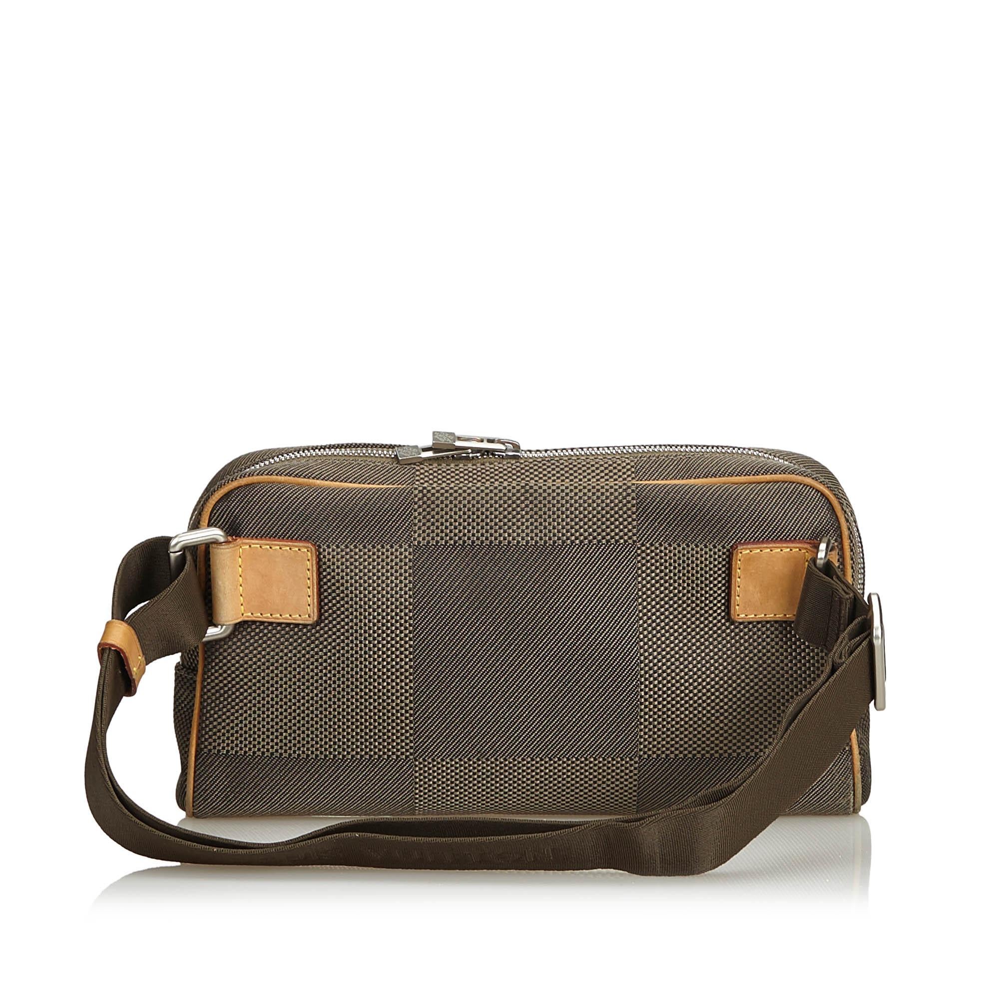 Louis Vuitton Gray Damier Geant Acrobate Waist Bag In Good Condition For Sale In Orlando, FL