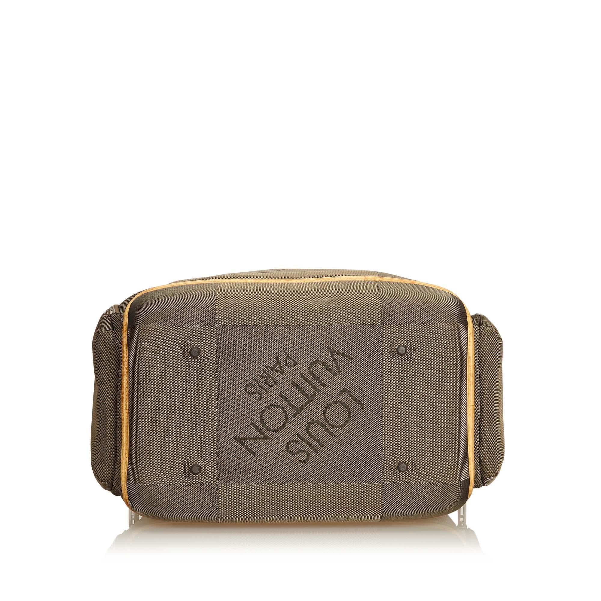 Louis Vuitton Gray Damier Geant Aventurier Polaire In Good Condition For Sale In Orlando, FL