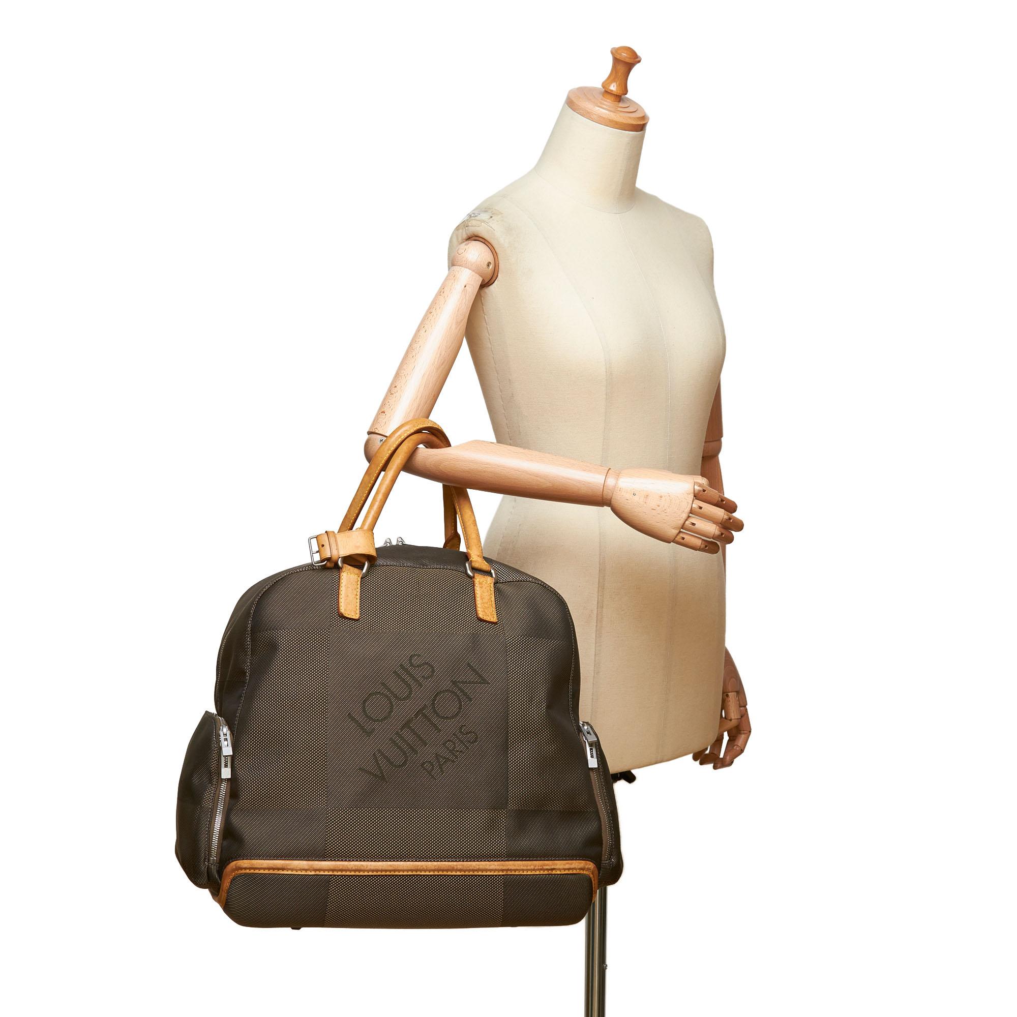 Louis Vuitton Gray Damier Geant Aventurier Polaire For Sale 4